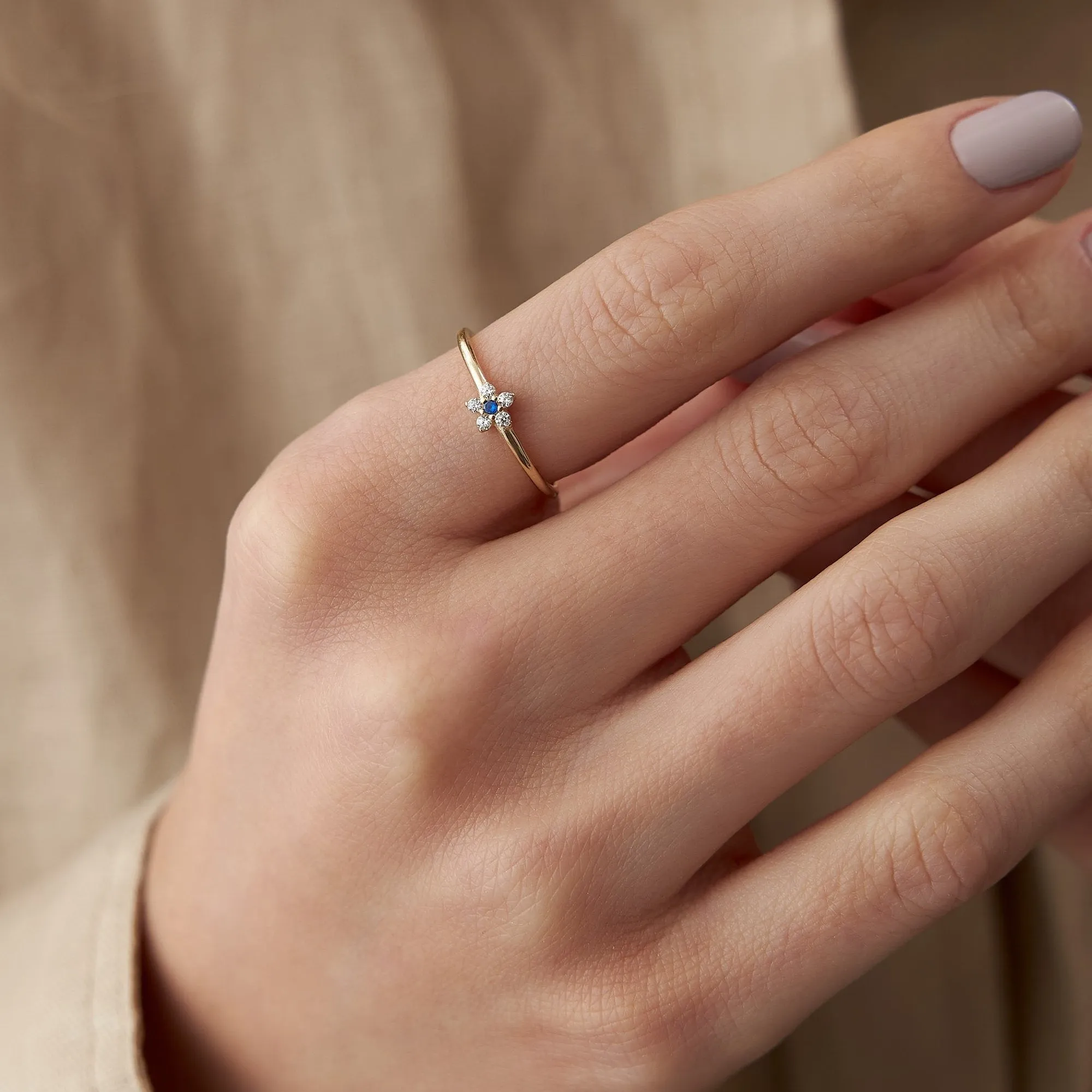 14k Gold Cemre Sapphire Blue