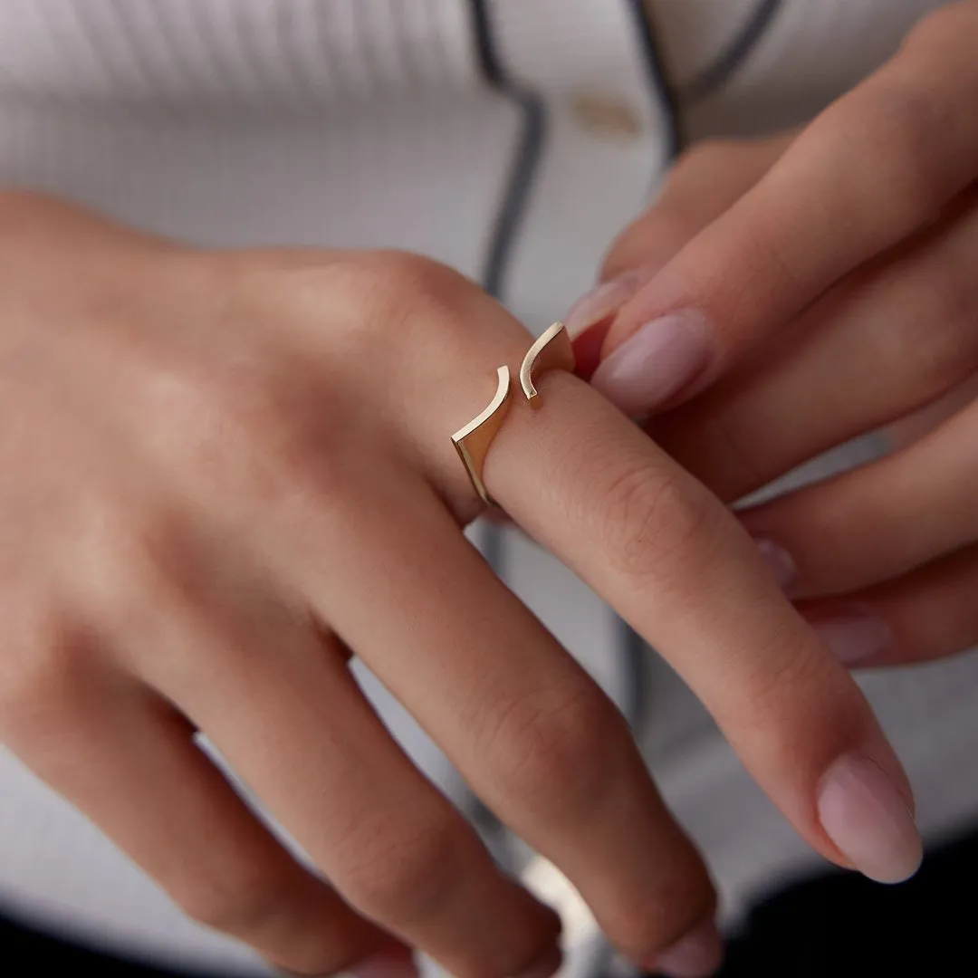 14k Gold Curved Ring