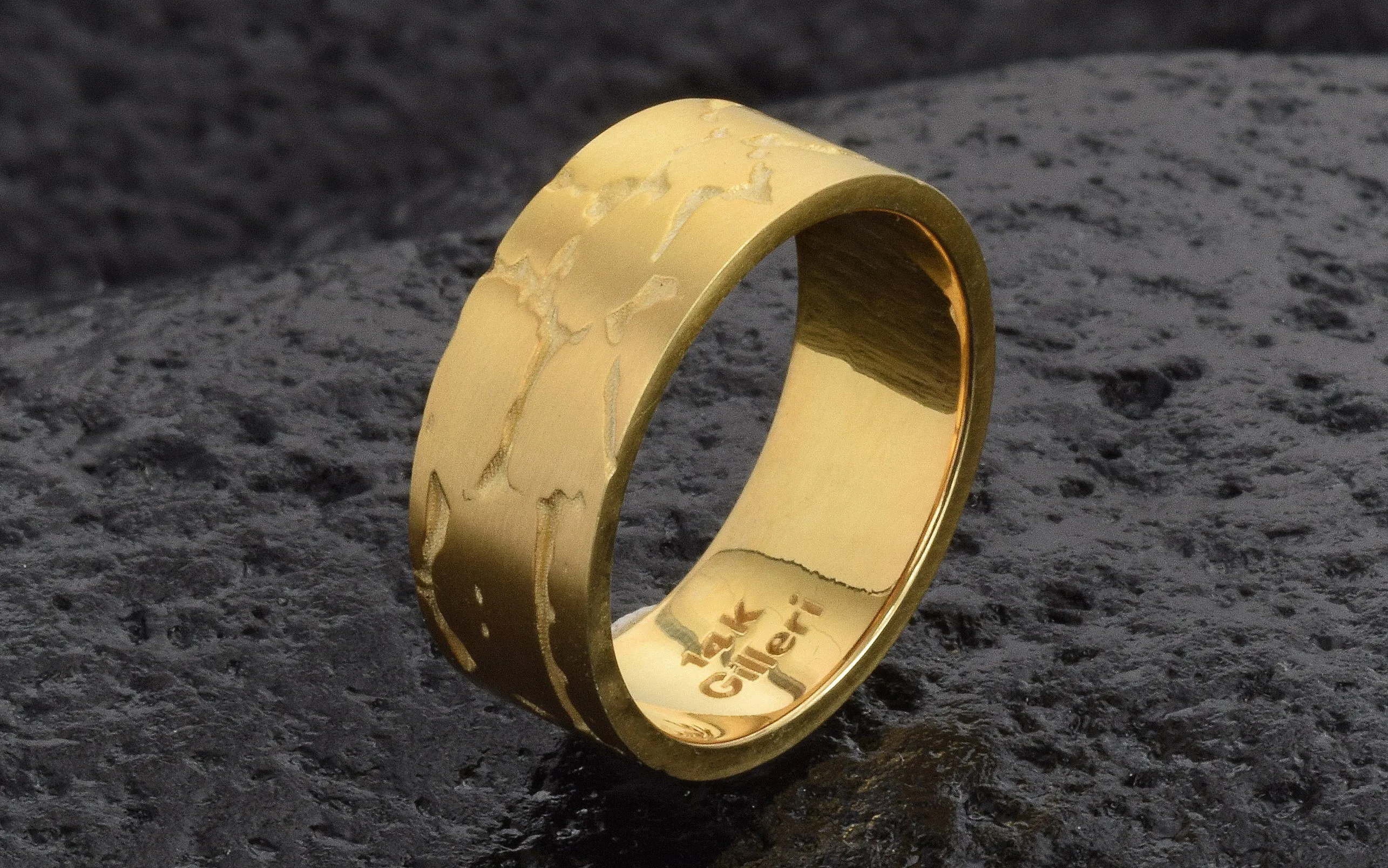 14k Gold Men's Wedding Band
