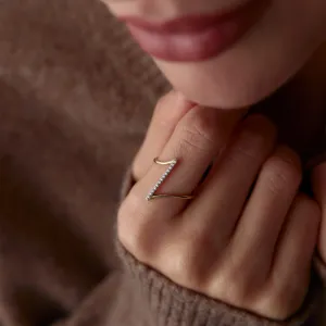 14k Gold Stone Stick Z Ring