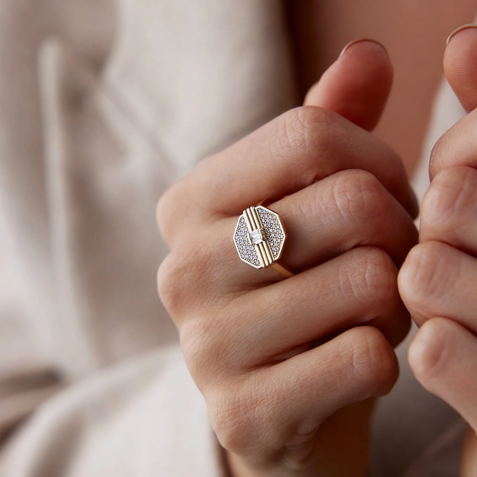 14k Gold Strip Stone Ring