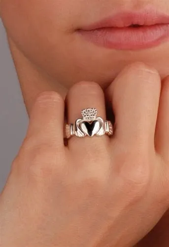 14K Gold Unisex Claddagh Ring 5