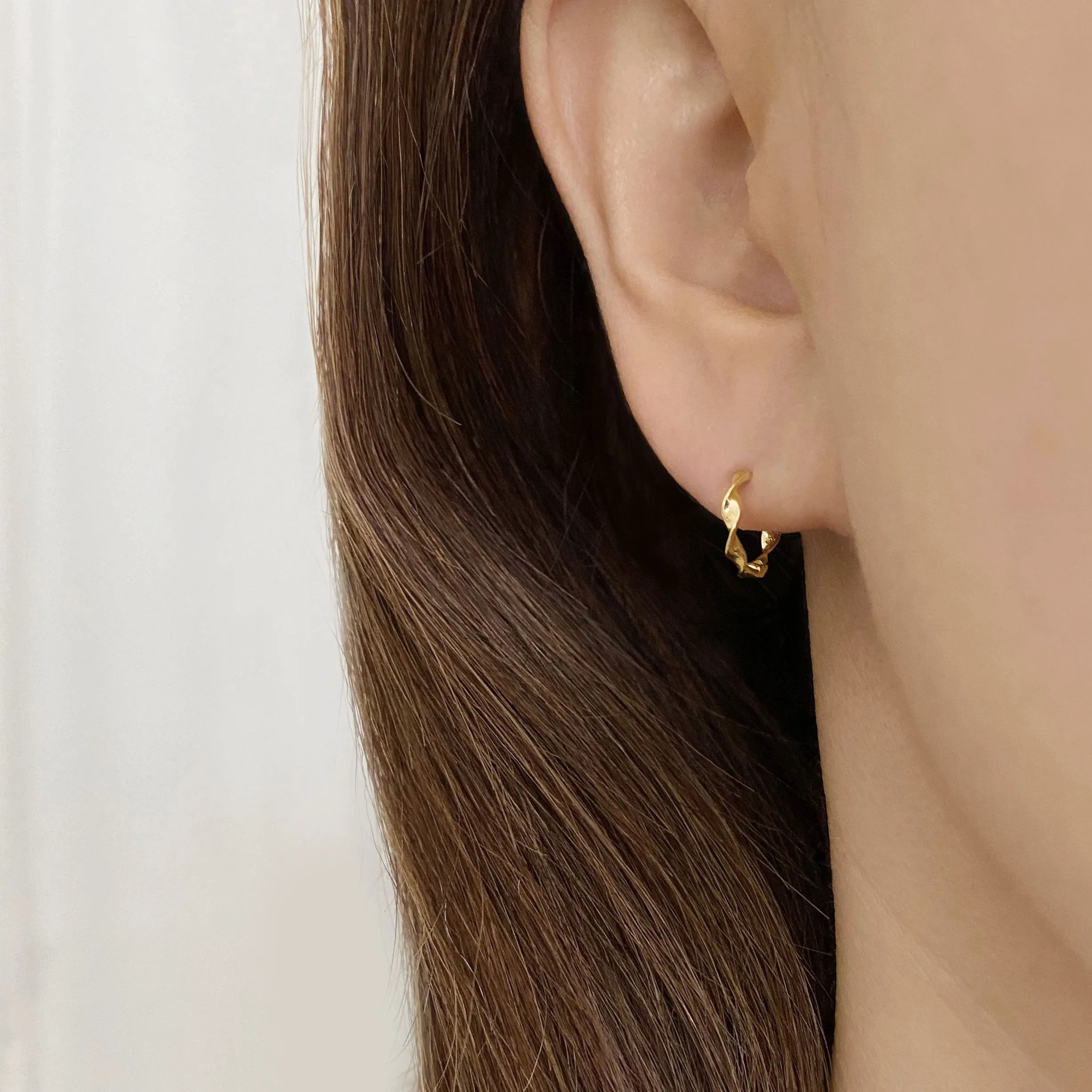 14k Solid Gold Small Twist Hoop Earring