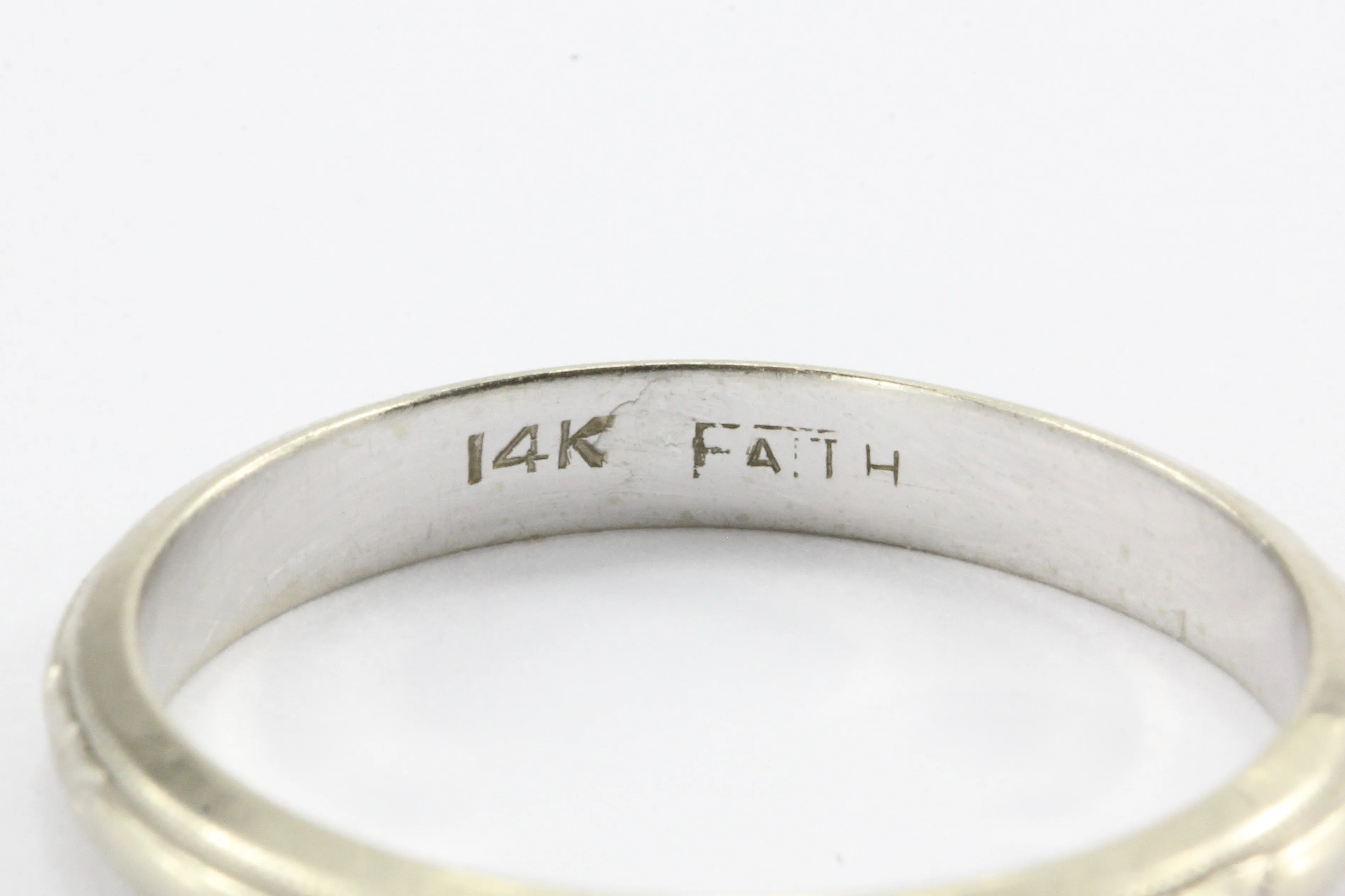 14K White Gold Art Deco Etched Wedding Band