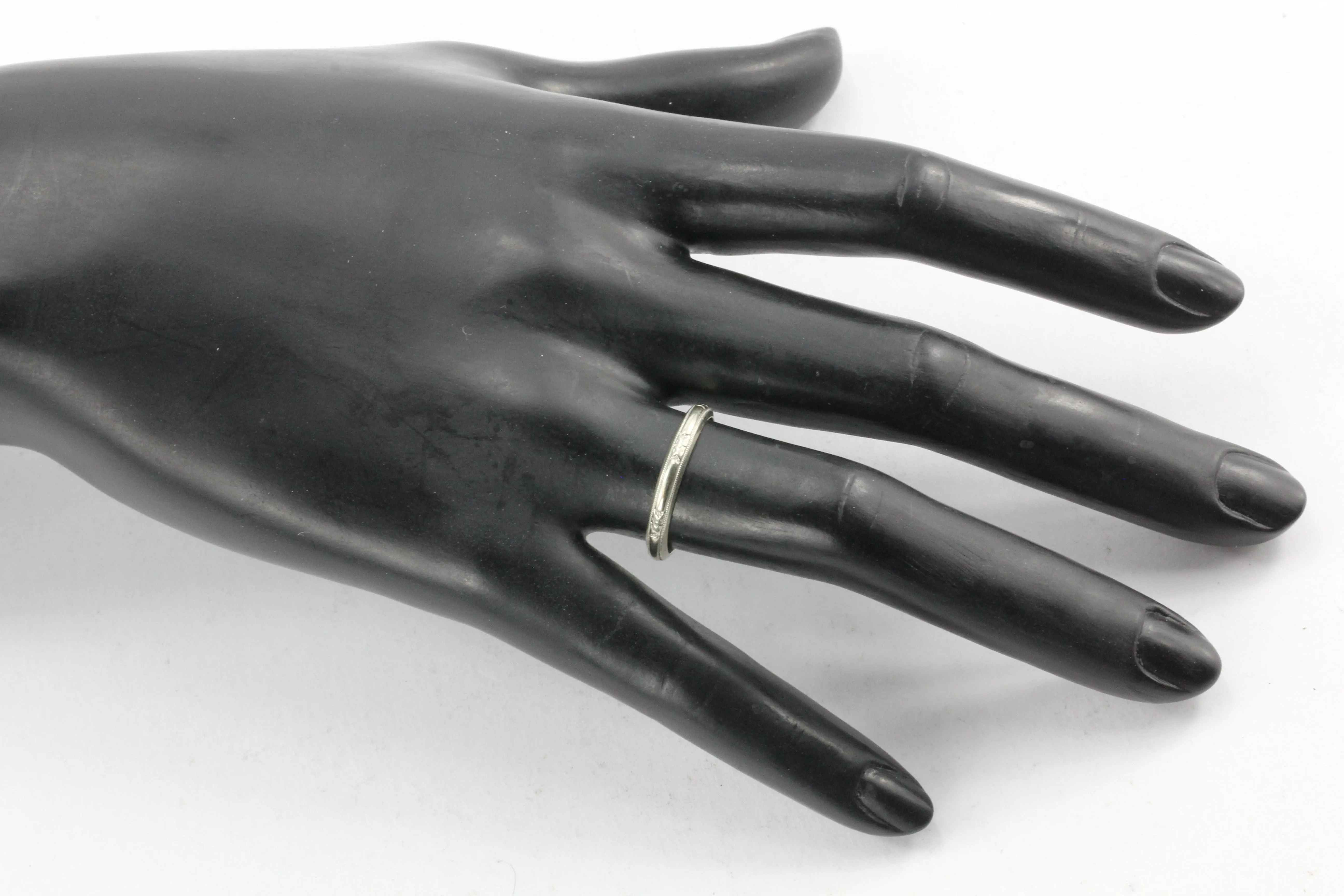 14K White Gold Art Deco Etched Wedding Band