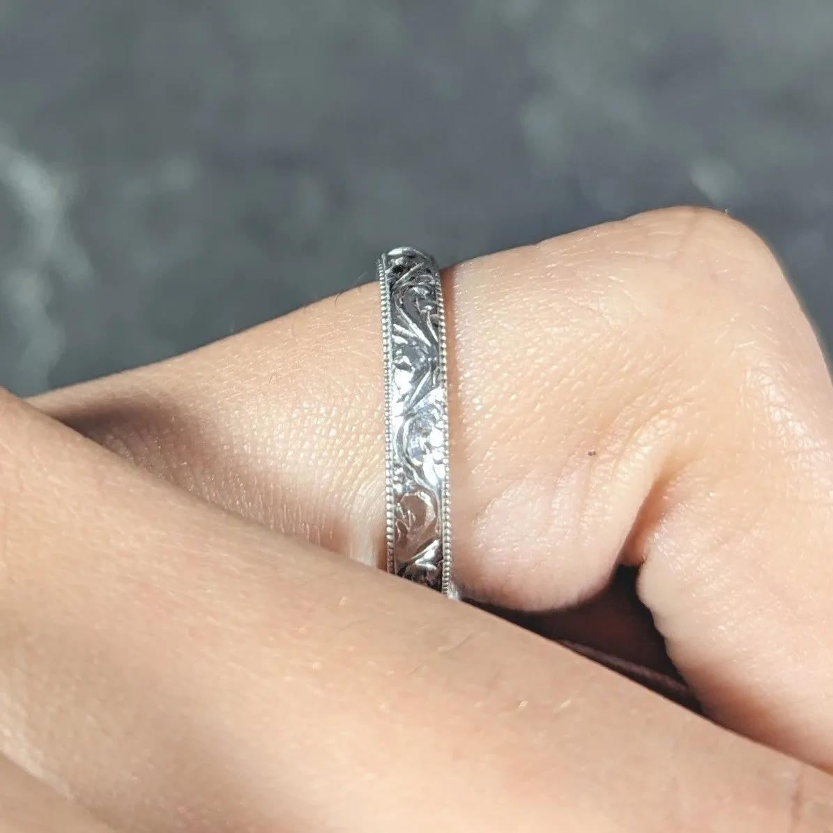2004 14 Karat Two-Tone Gold Engraved Scrolling Wedding Band Ring