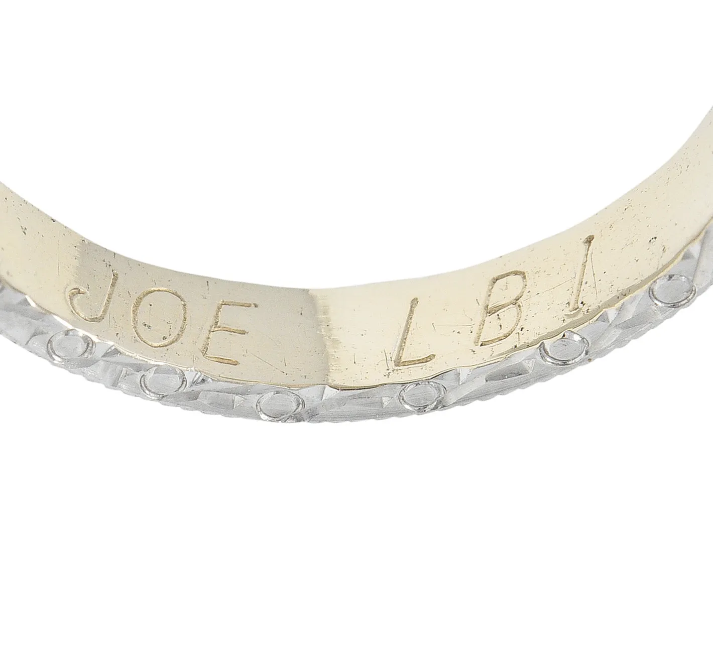 2004 14 Karat Two-Tone Gold Engraved Scrolling Wedding Band Ring