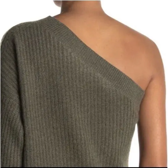 360 CASHMERE Lena One-Shoulder‎ 100% Cashmere Sweater in Olive Size Small NWT