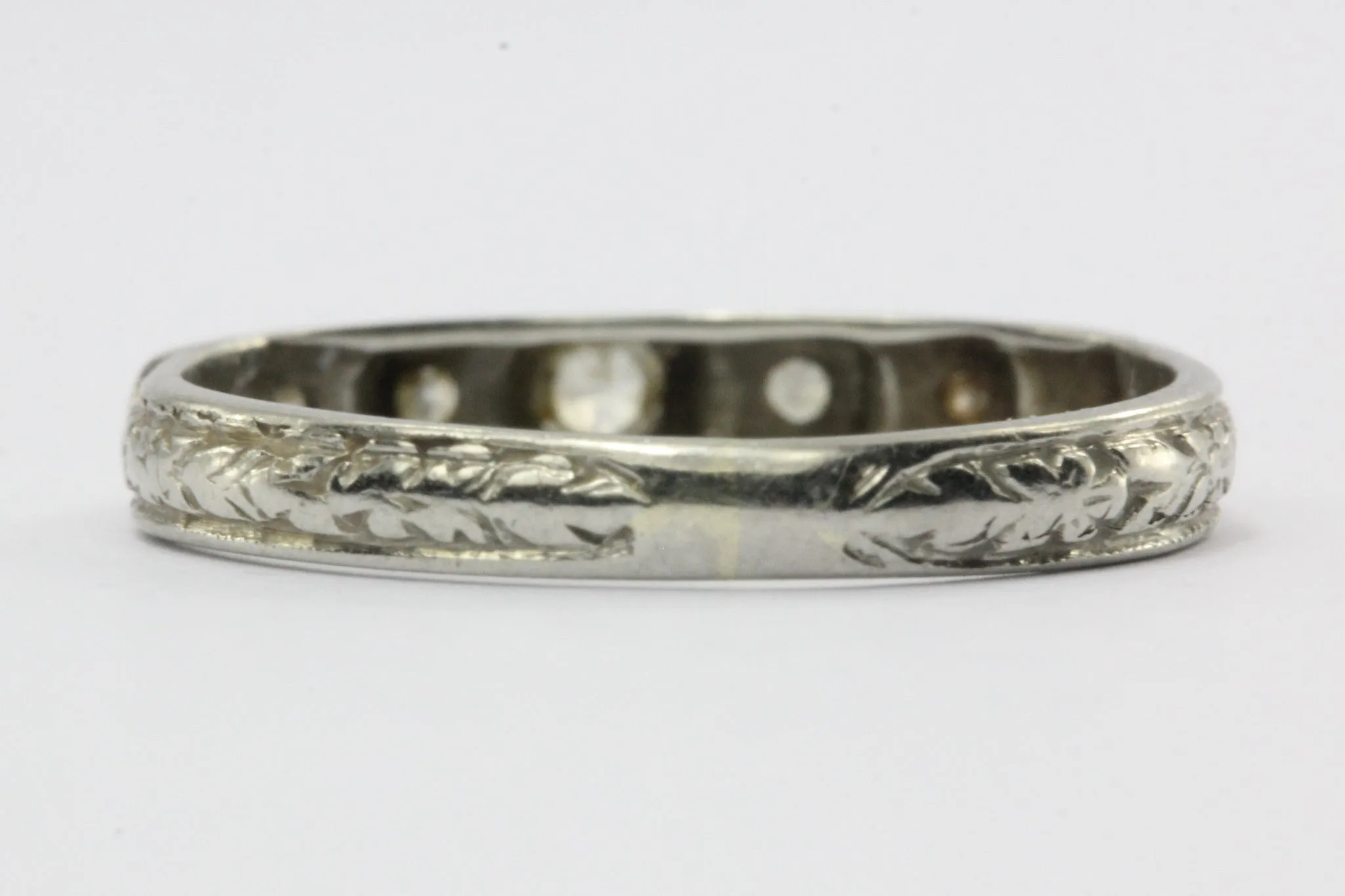 Antique 18K White Gold & Diamond Art Deco Wedding Band Ring