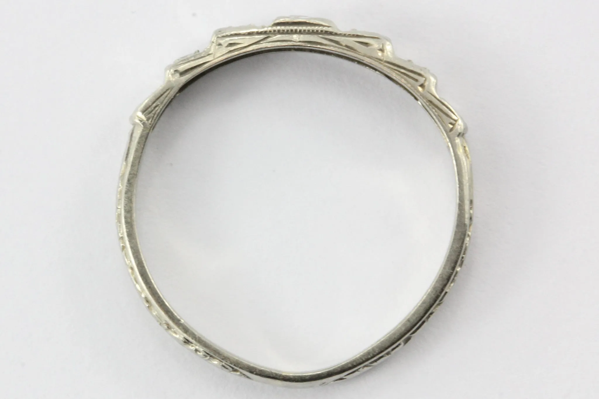 Antique 18K White Gold & Diamond Art Deco Wedding Band Ring