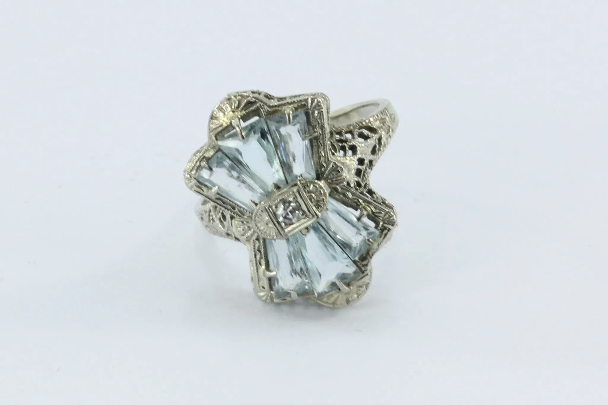 Antique Art Deco 14K White Gold Diamond & Aquamarine Fan Ring