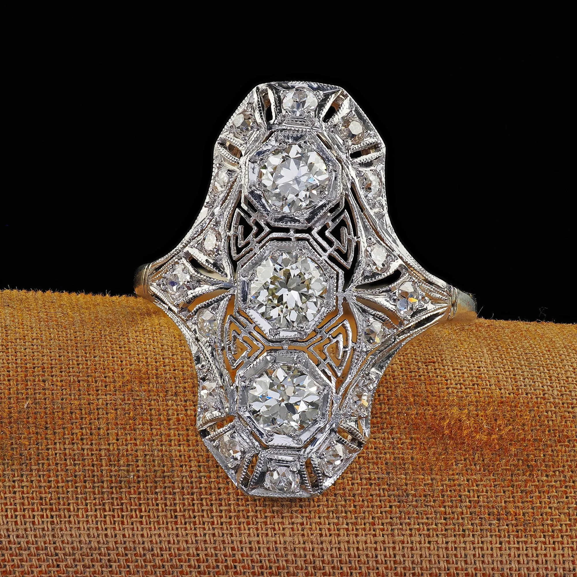 Antique Art Deco 14K White Gold Platinum Old Euro Diamond Filigree Shield Ring