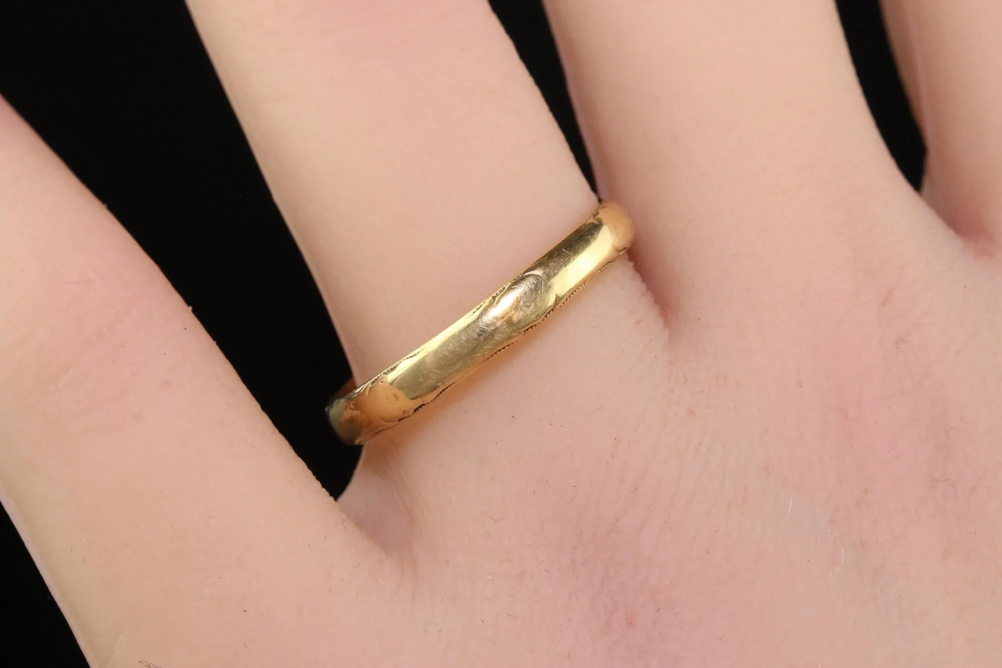 Antique Art Deco 14K Yellow Gold Engraved Wedding Band - Size 10