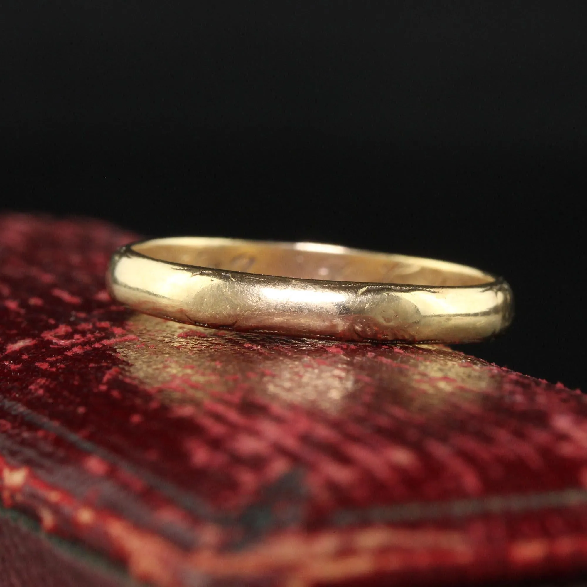 Antique Art Deco 14K Yellow Gold Engraved Wedding Band - Size 10