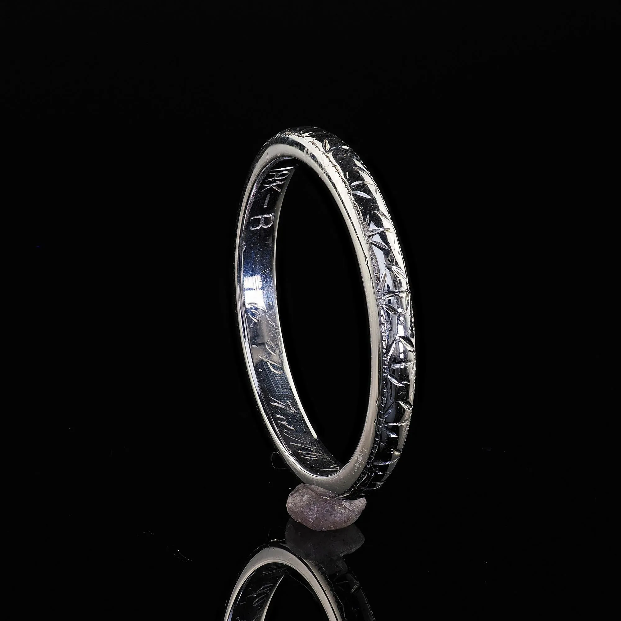 Antique Art Deco 18K White Gold Engraved Wedding Band - Size 6 1/2
