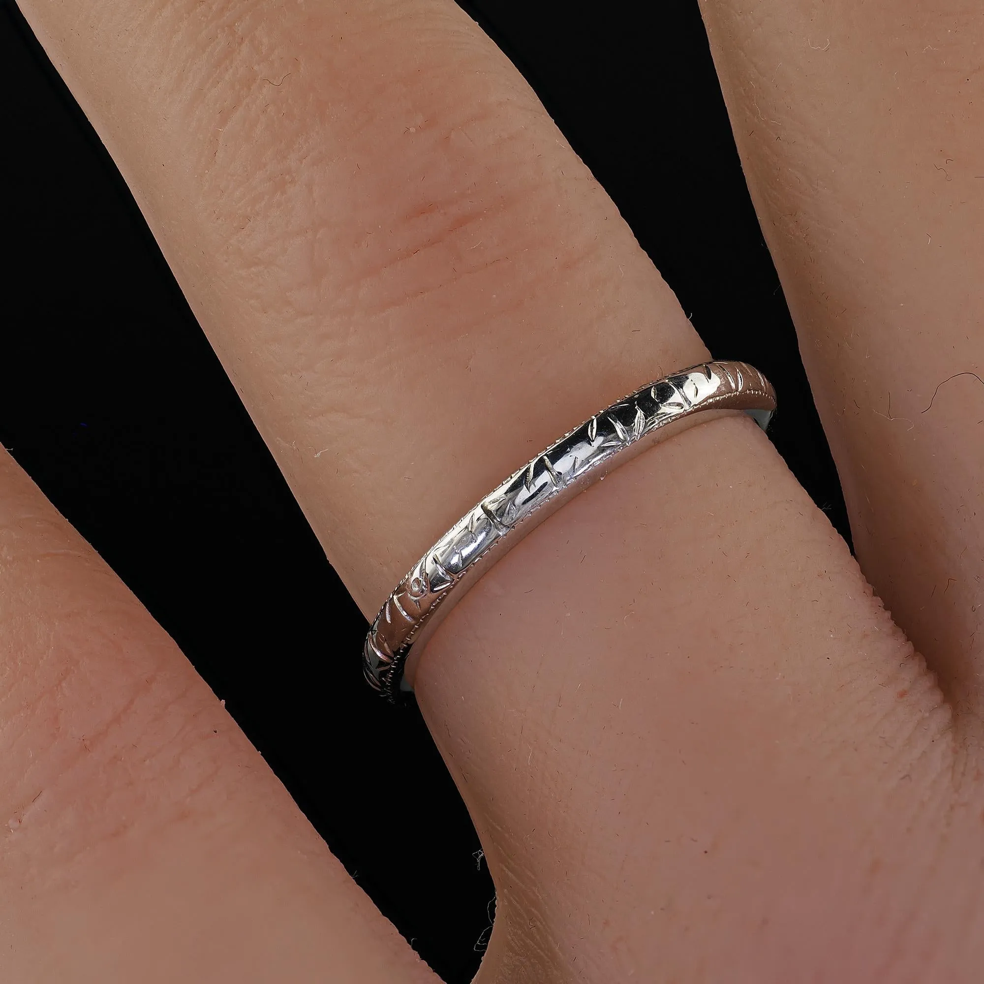 Antique Art Deco 18K White Gold Engraved Wedding Band - Size 6 1/2