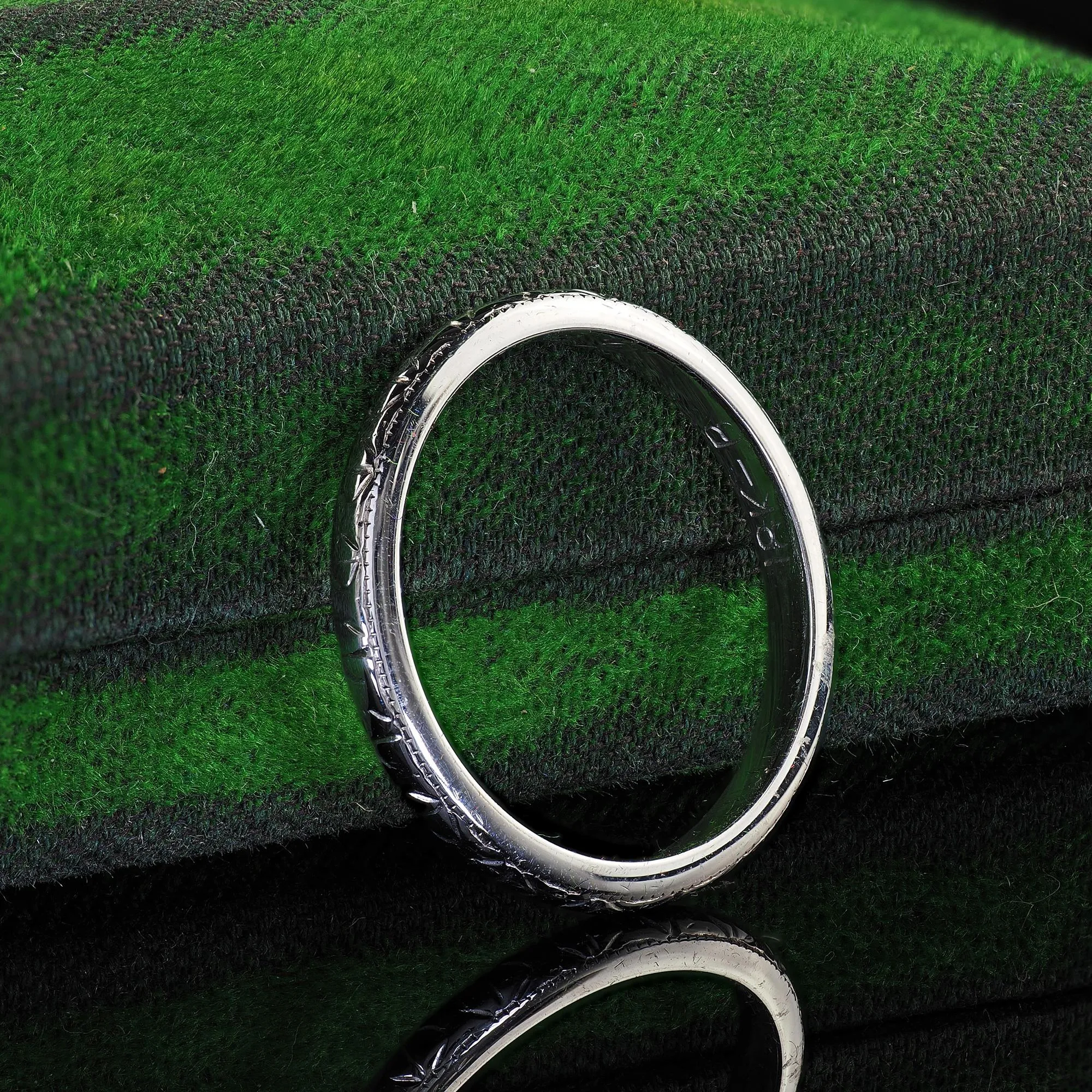 Antique Art Deco 18K White Gold Engraved Wedding Band - Size 6 1/2
