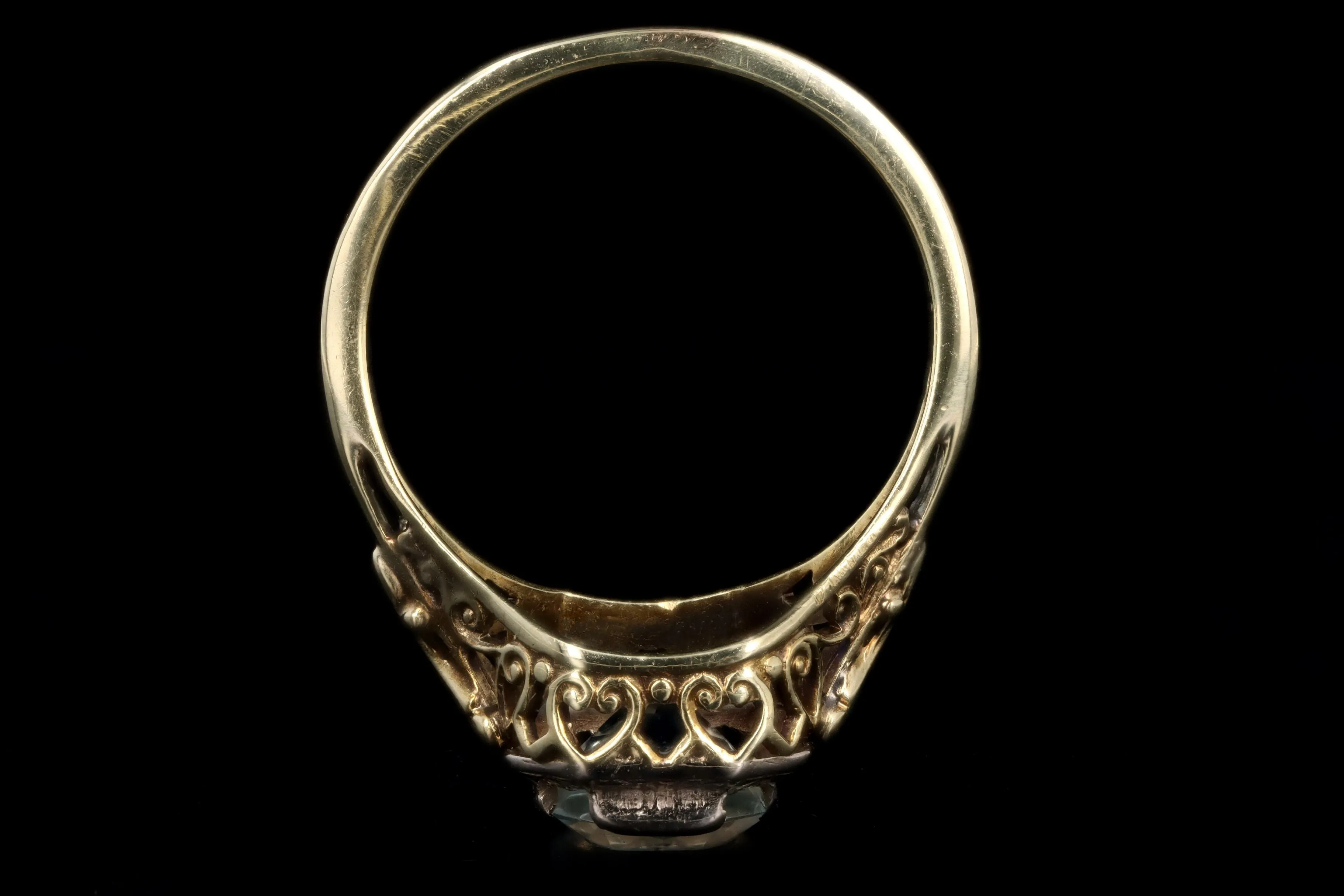 Art Deco 14K Gold 1.5 Carat Aquamarine Filigree Ring