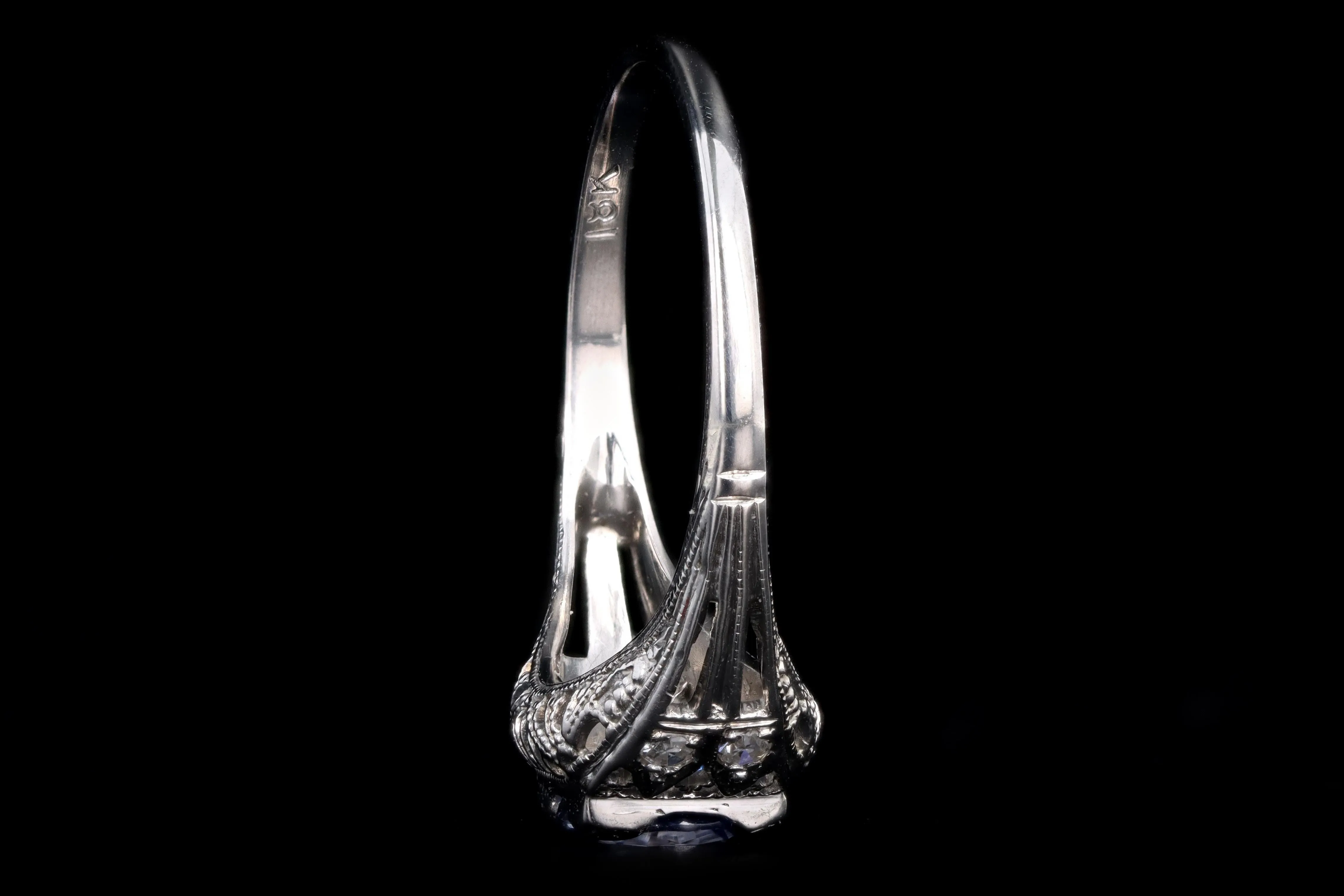Art Deco 18K White Gold 1.10 Carat Natural Sapphire and Diamond Ring