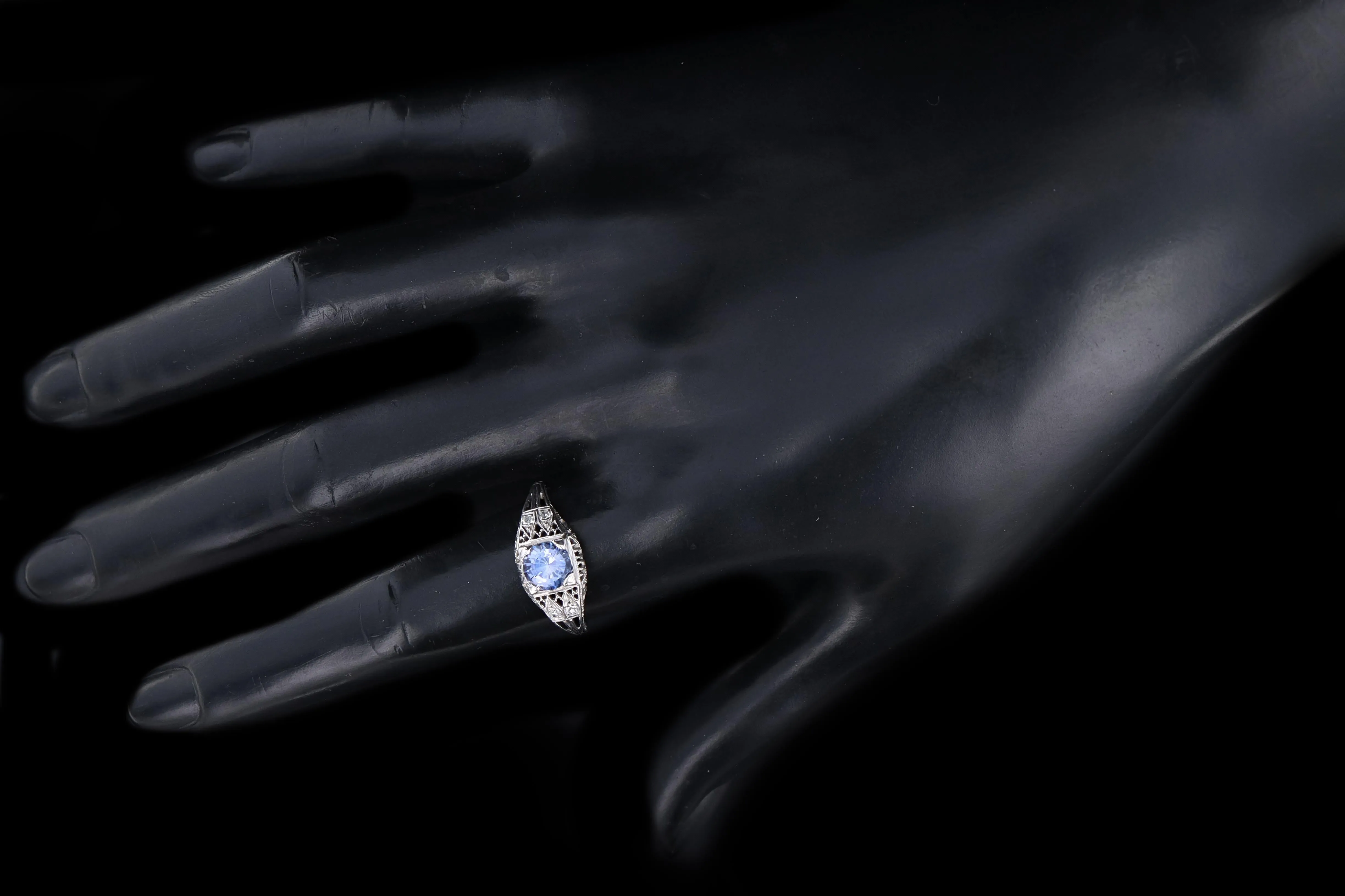 Art Deco 18K White Gold 1.10 Carat Natural Sapphire and Diamond Ring