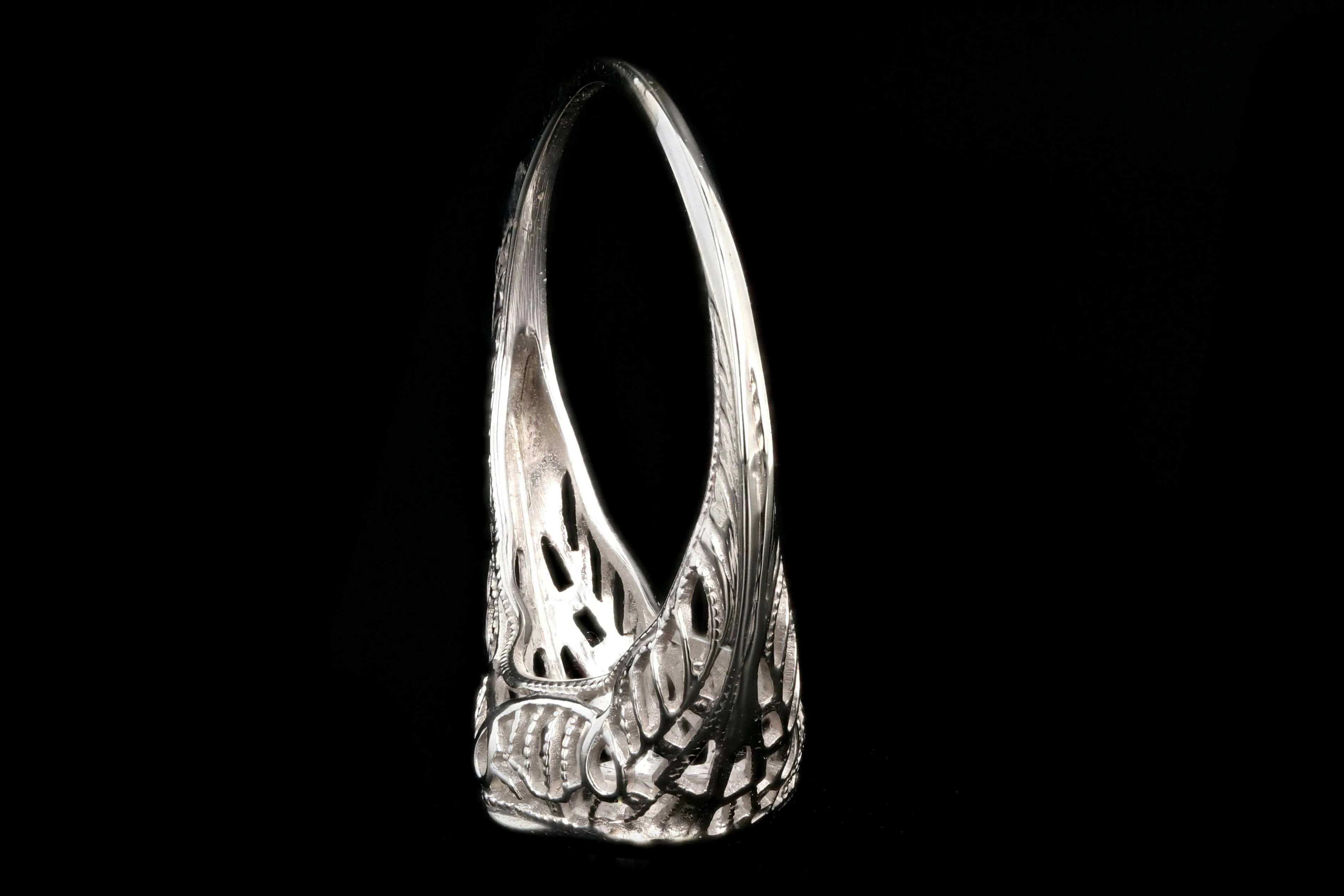 Art Deco 18k White Gold Diamond Ring