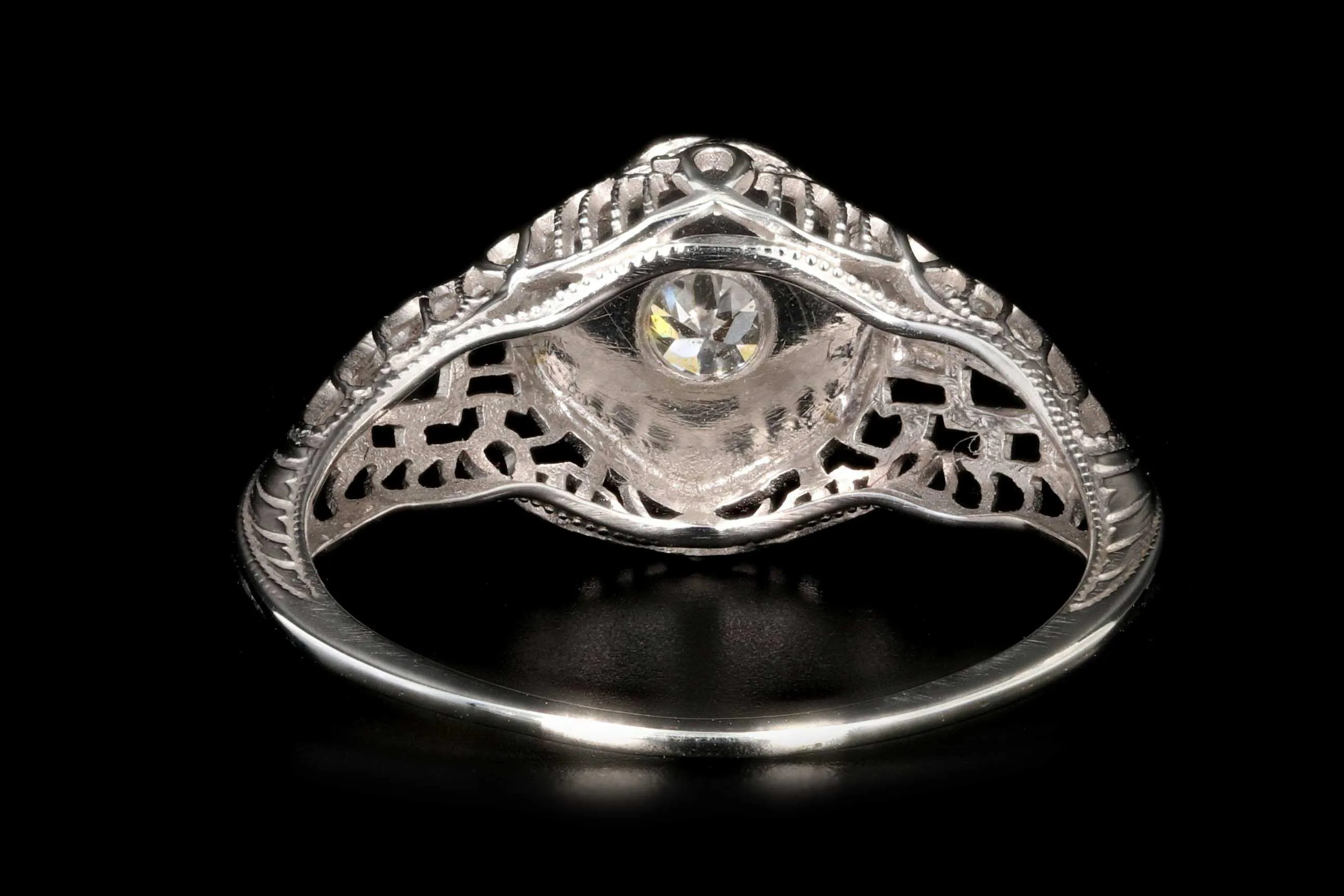 Art Deco 18k White Gold Diamond Ring