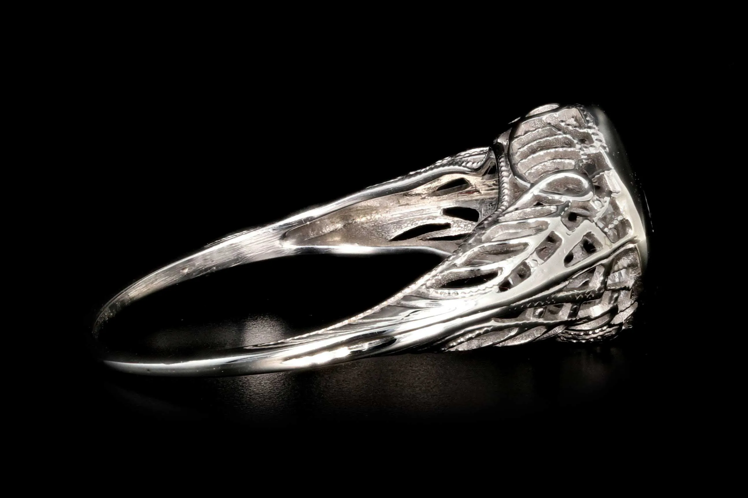 Art Deco 18k White Gold Diamond Ring
