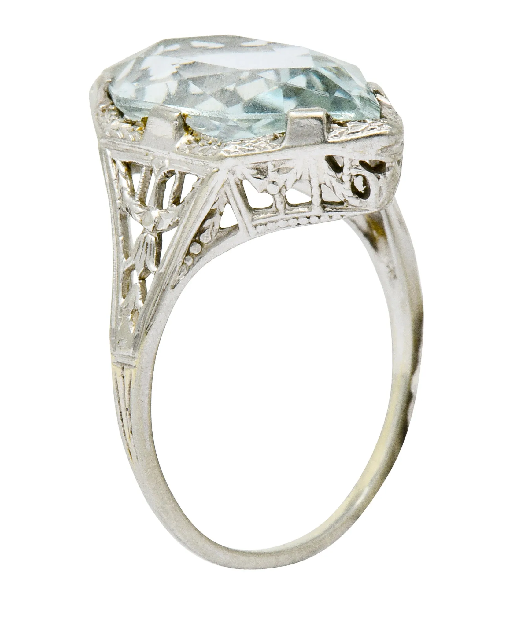 Art Deco Aquamarine 18 Karat White Gold Navette Dinner Ring