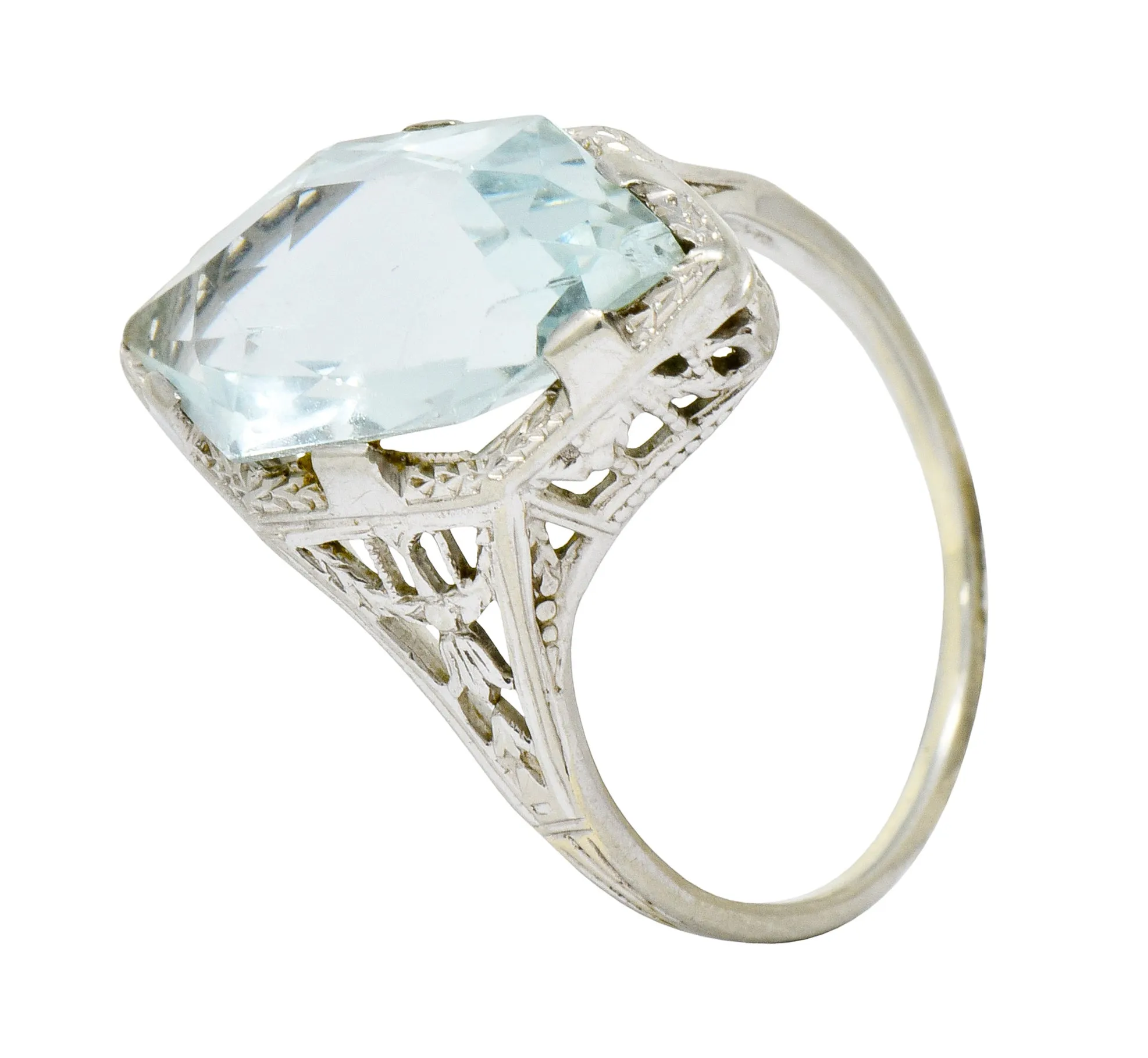 Art Deco Aquamarine 18 Karat White Gold Navette Dinner Ring
