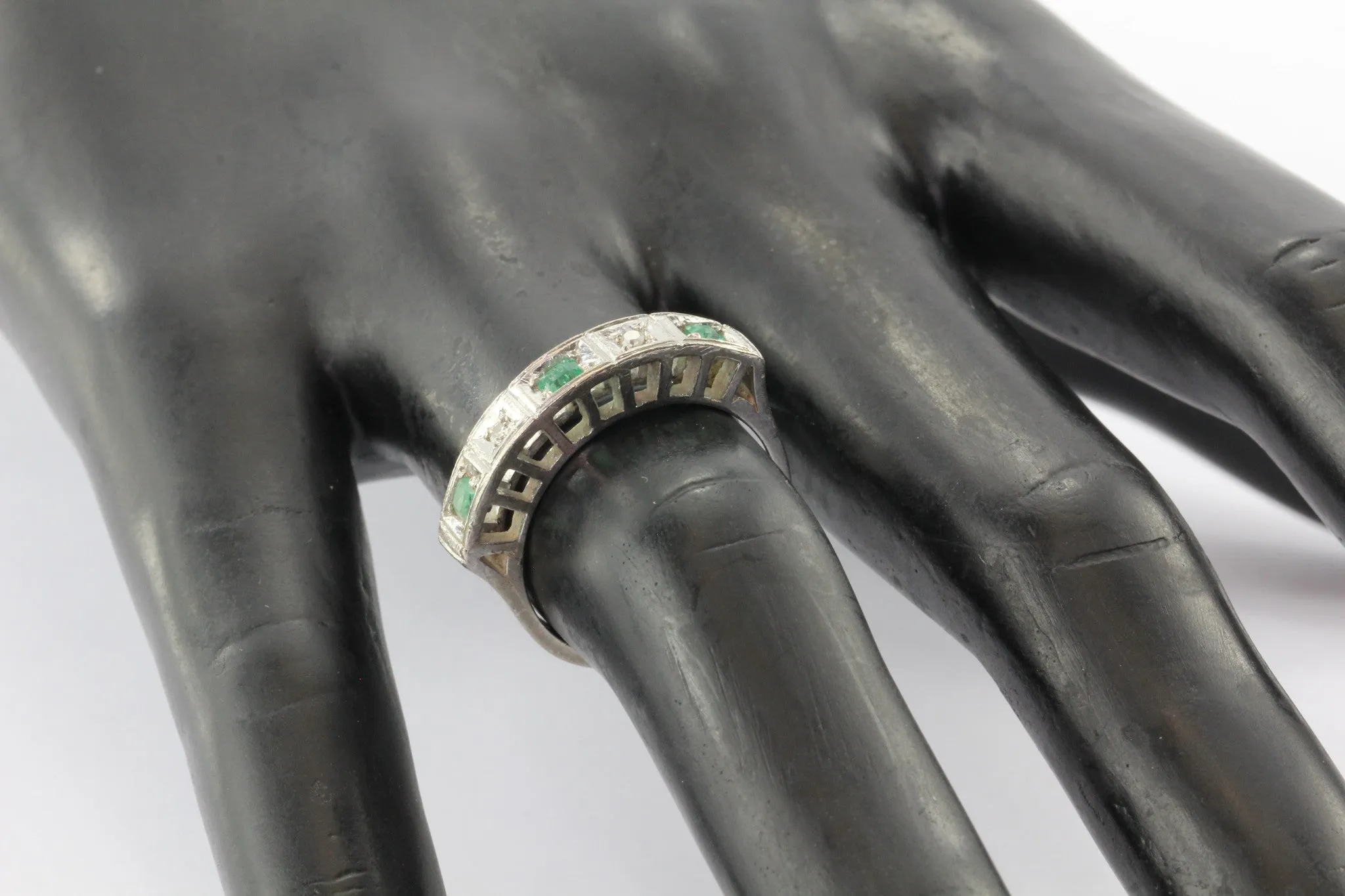 Art Deco Emerald Diamond 18K White Gold Cathedral Band Ring