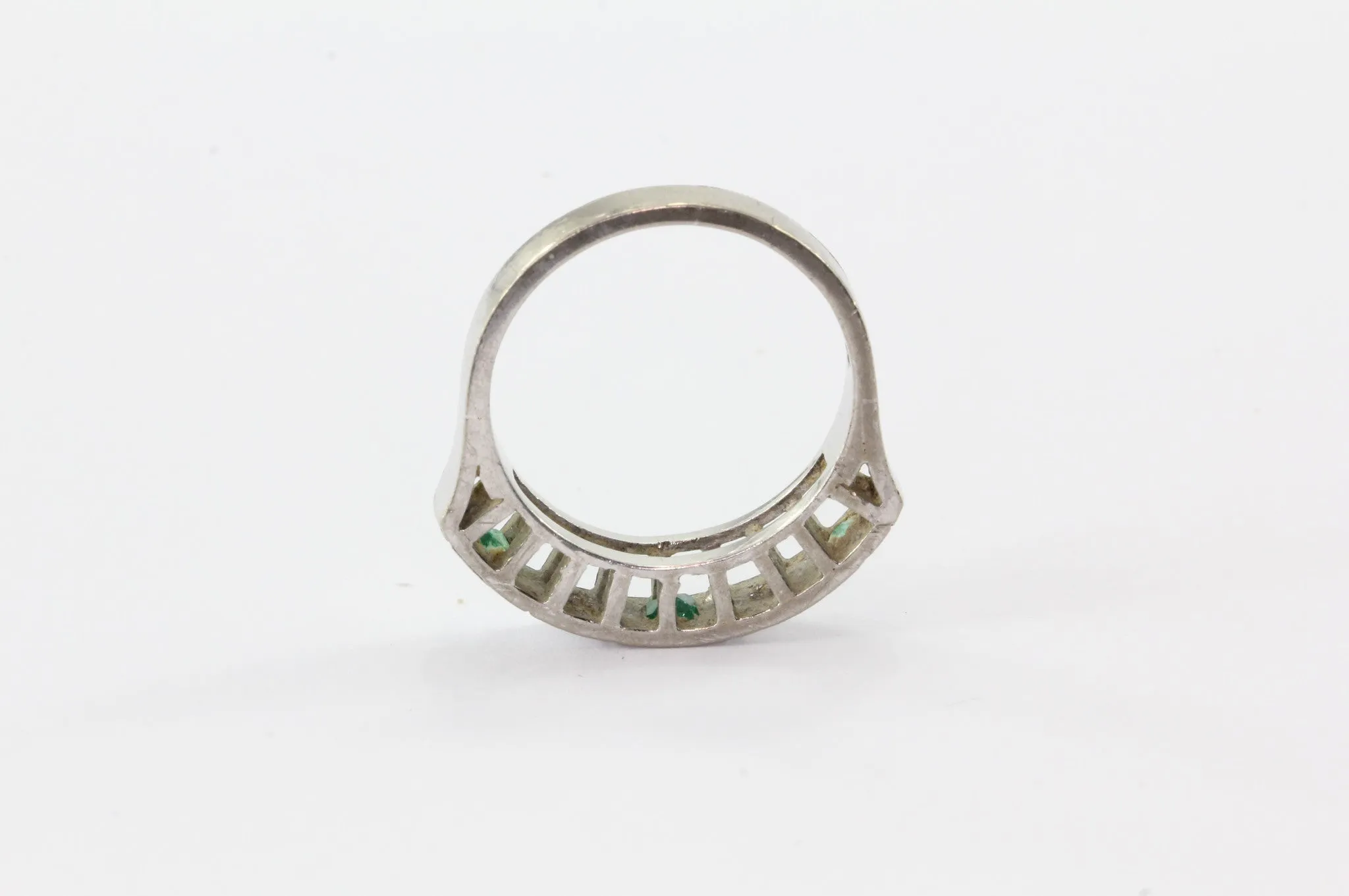 Art Deco Emerald Diamond 18K White Gold Cathedral Band Ring