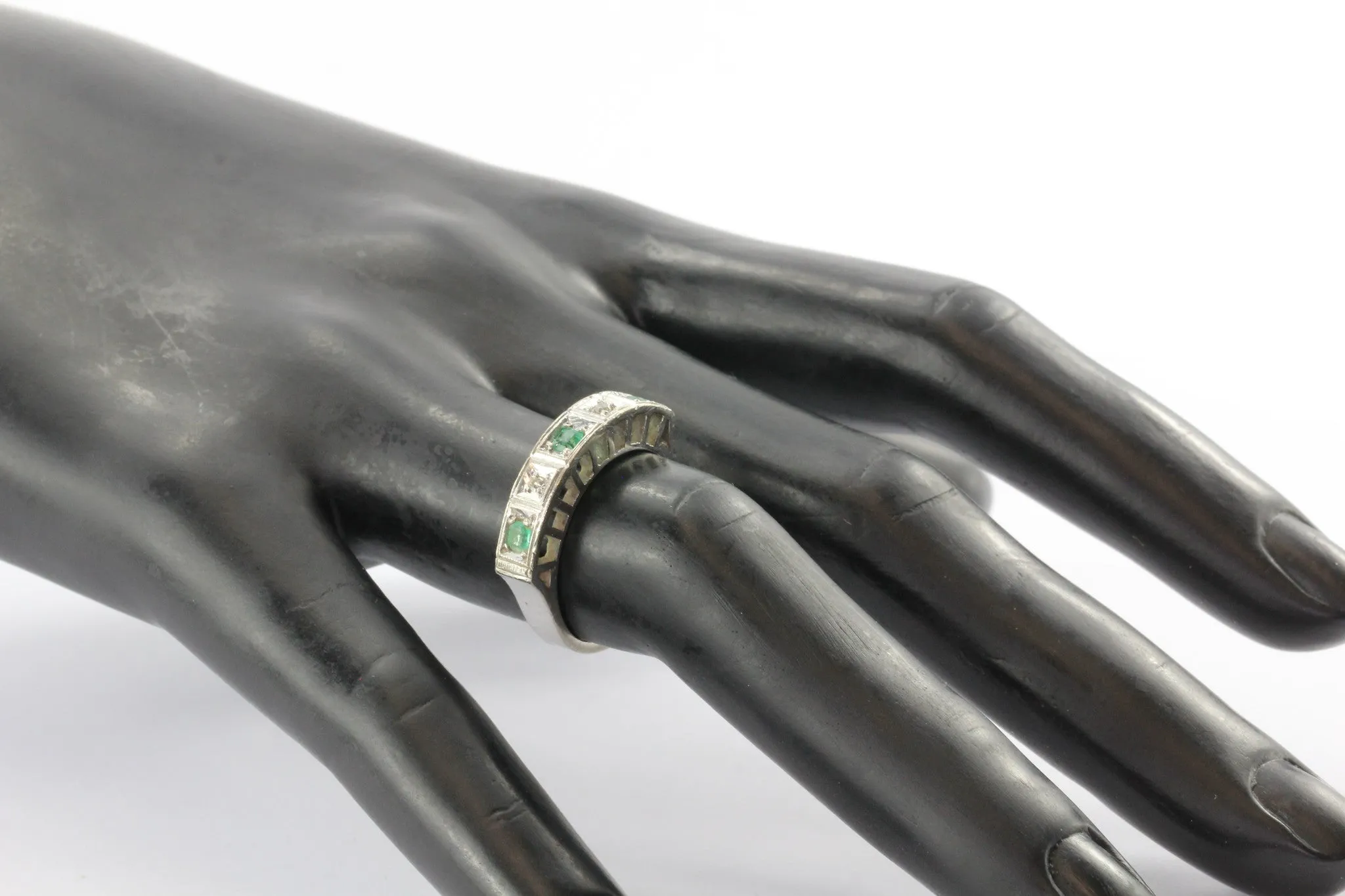 Art Deco Emerald Diamond 18K White Gold Cathedral Band Ring