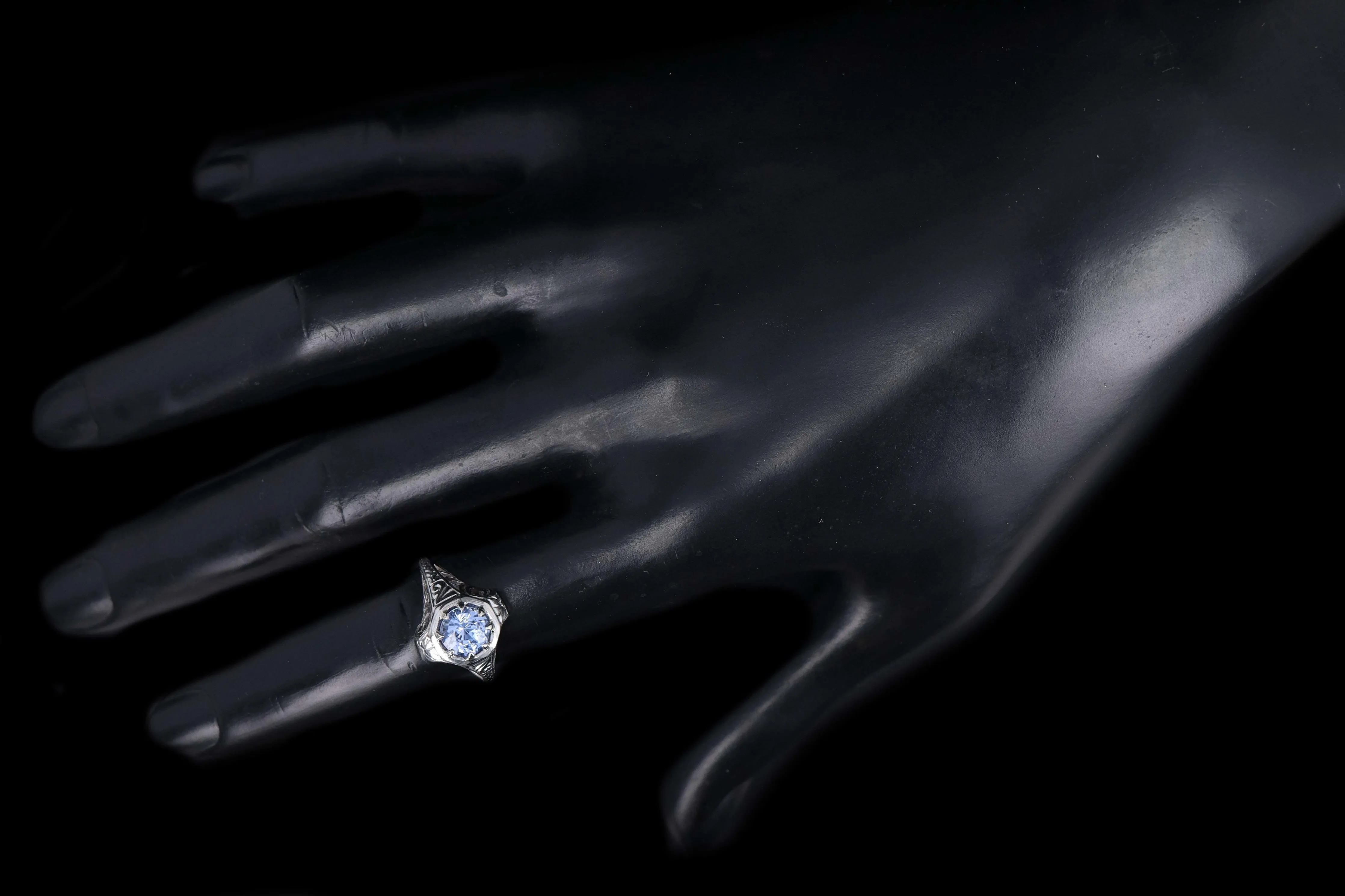Art Deco Platinum 1.26 Carat Natural Sapphire Ring
