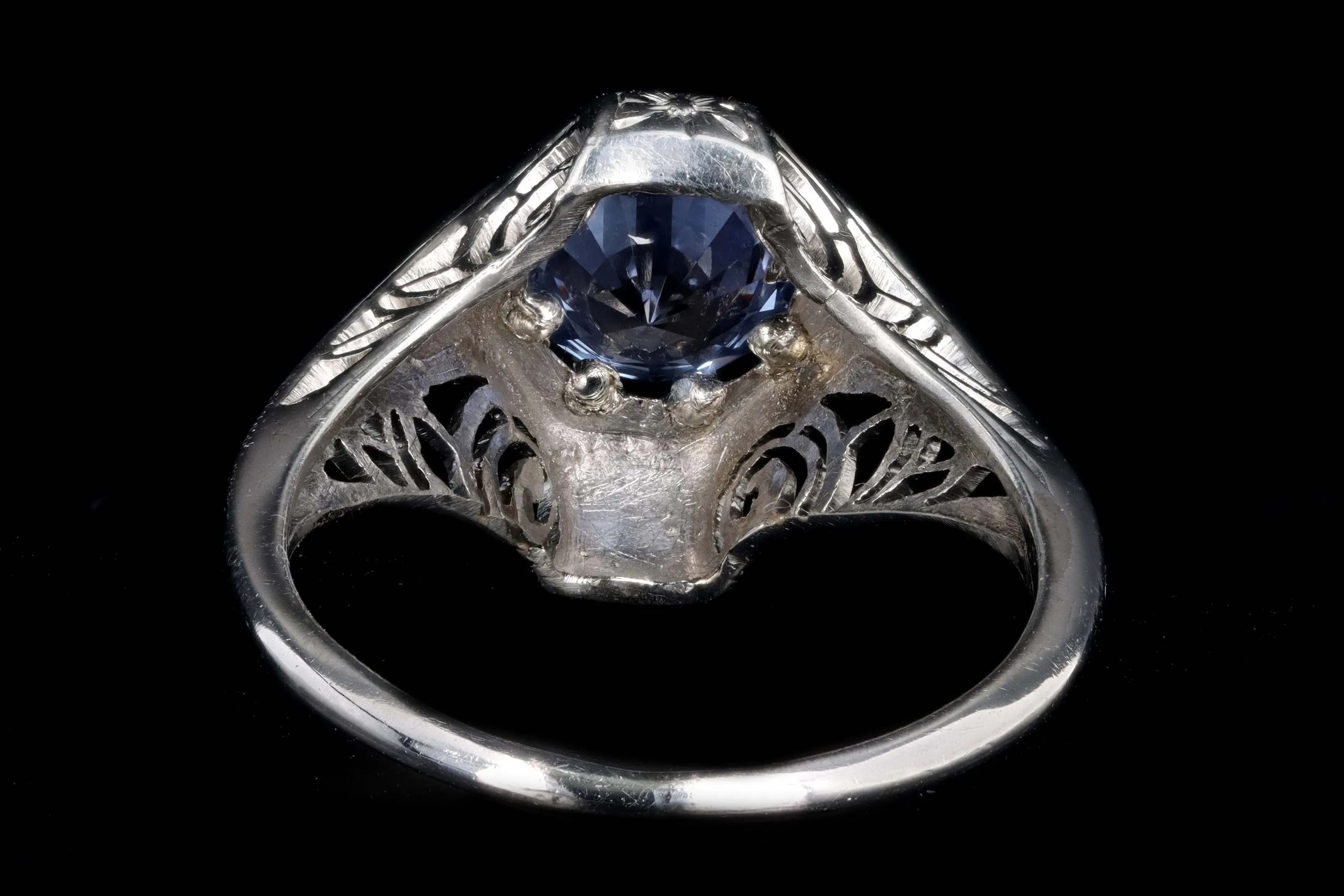 Art Deco Platinum 1.26 Carat Natural Sapphire Ring
