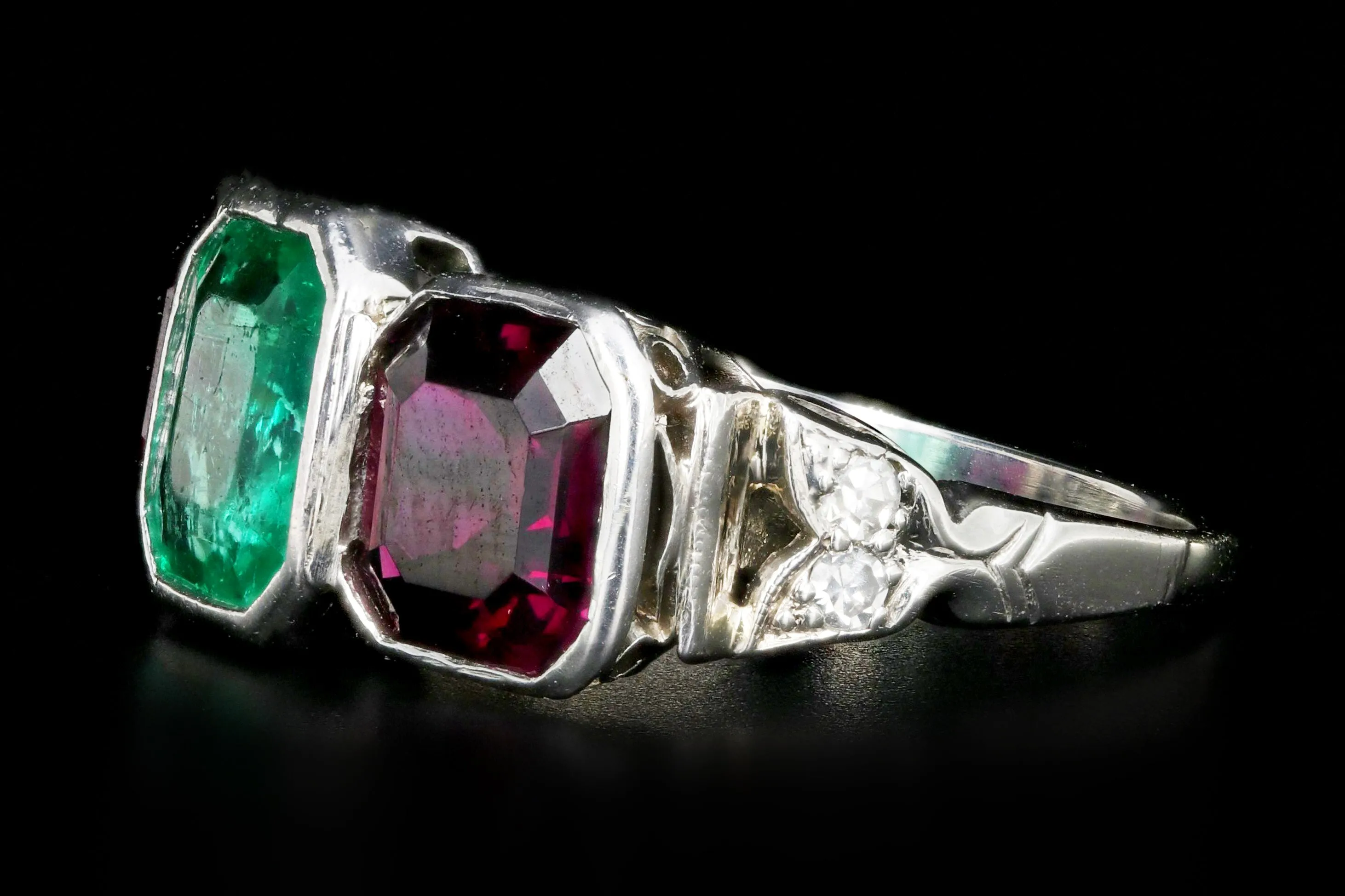 Art Deco Platinum Emerald & Almandine Garnet Ring
