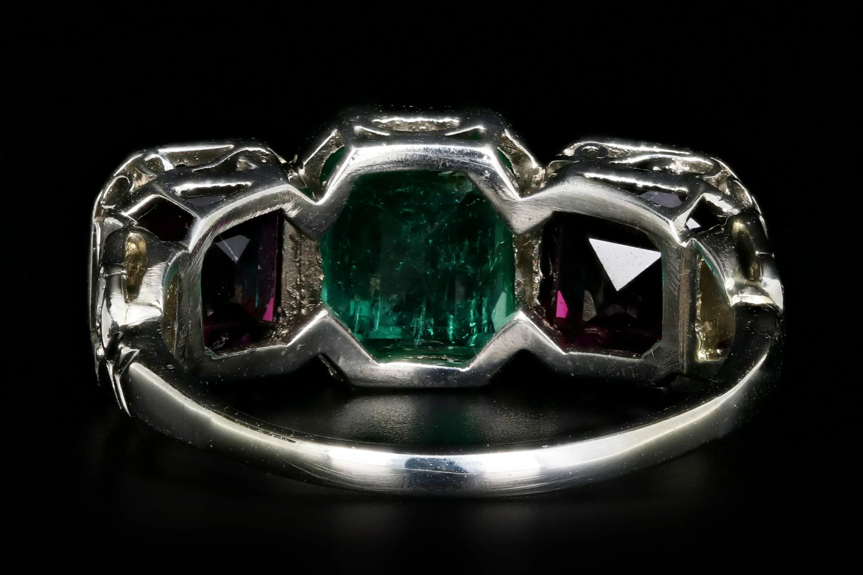 Art Deco Platinum Emerald & Almandine Garnet Ring
