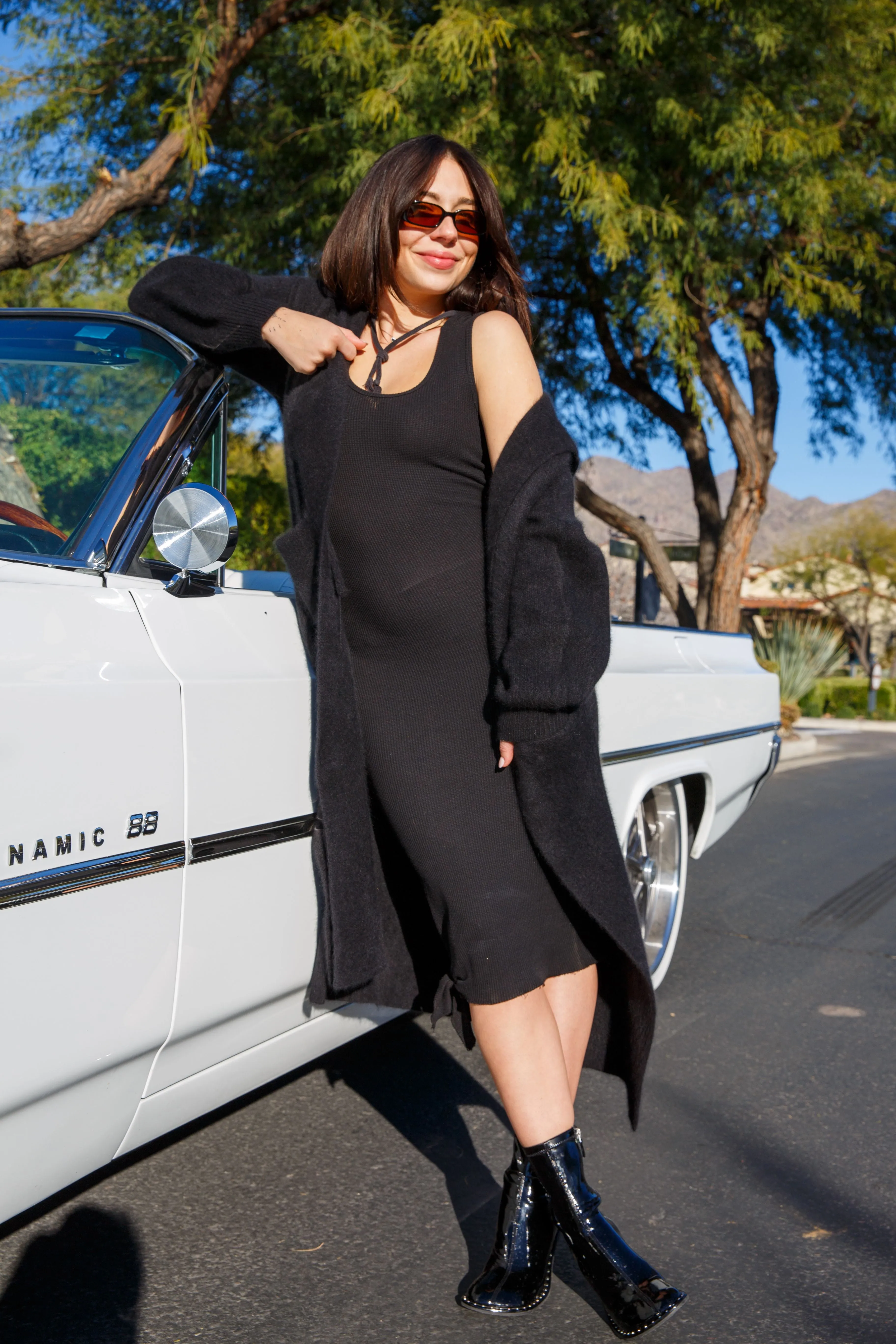 BERYLL HOODED SWEATER - BLACK