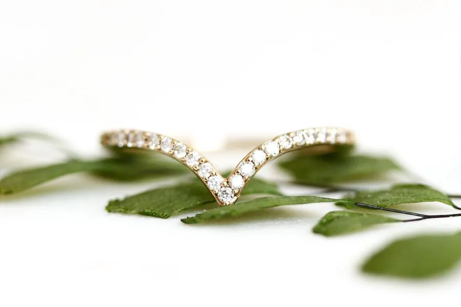 Creste Diamond Chevron Ring