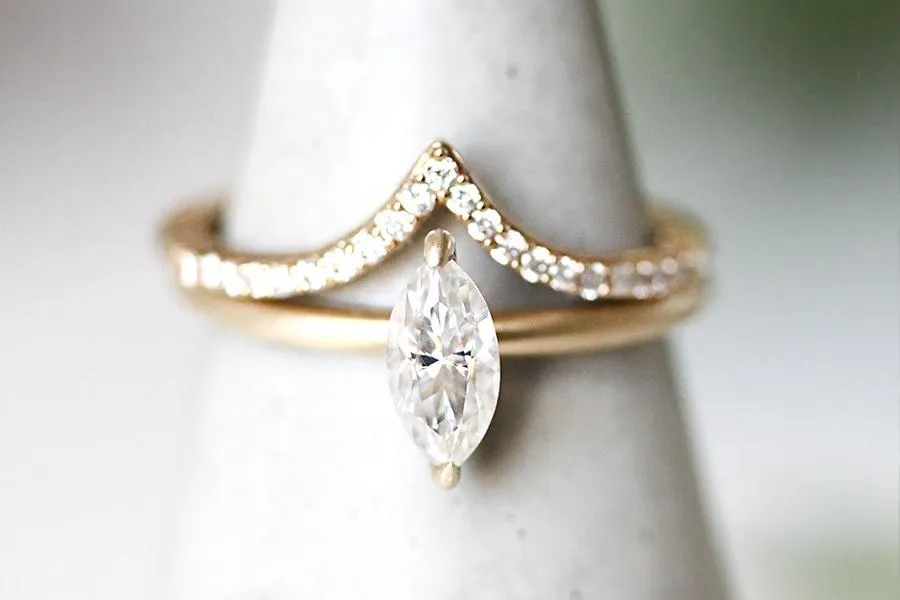 Creste Diamond Chevron Ring
