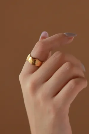 Curvy Ring