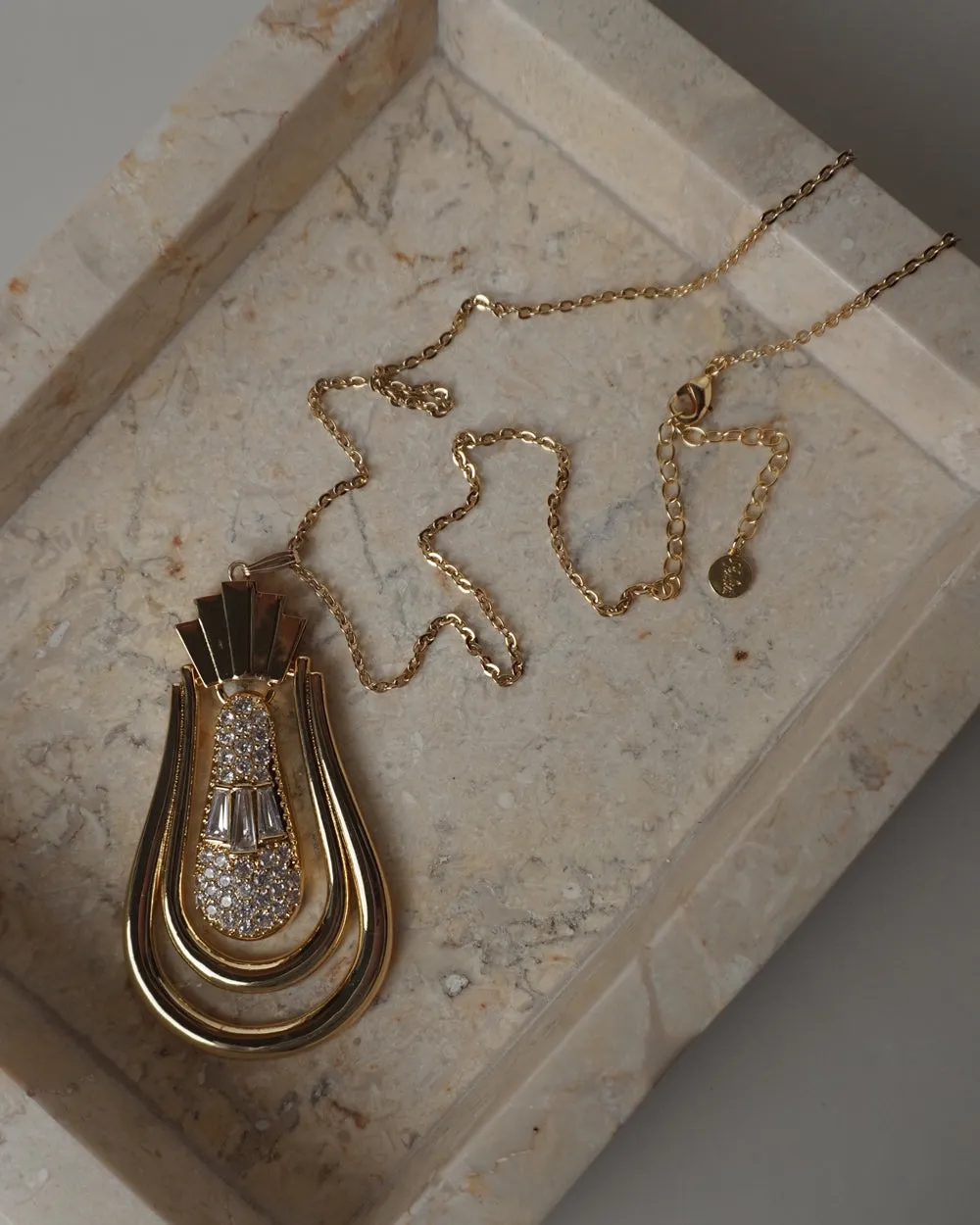 DELPHINE NECKLACE