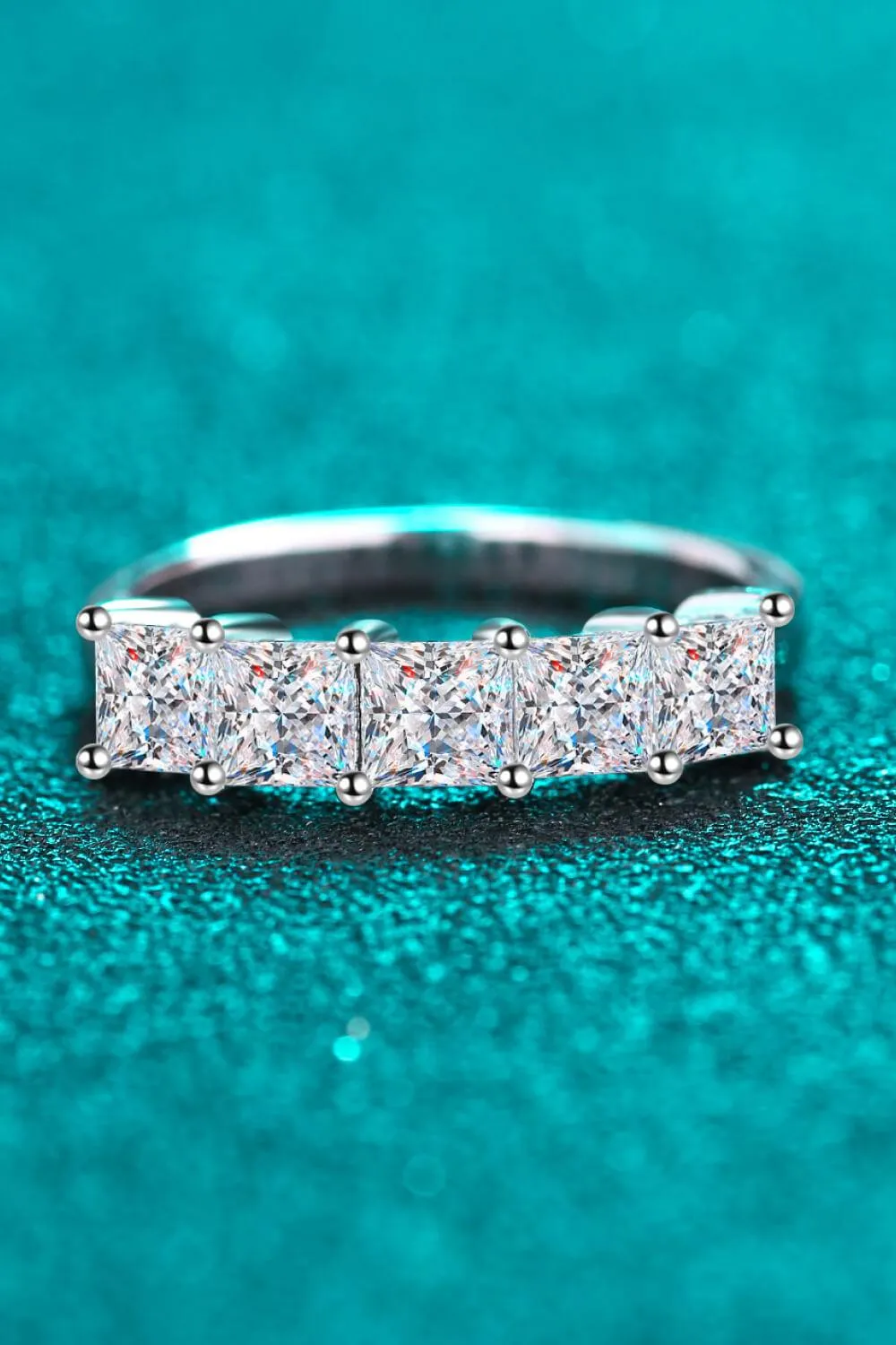 Hazel Blues® | Romantic Surprise 2 Carat Moissanite Rhodium-Plated Ring