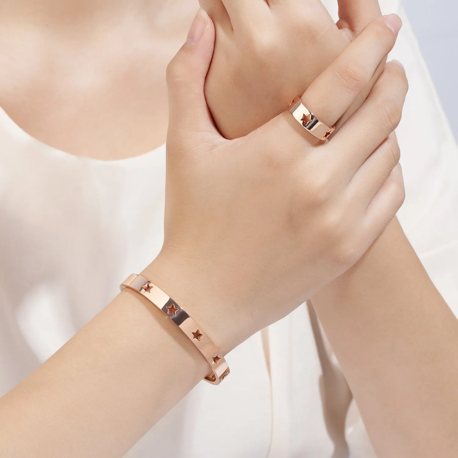 Hollow Star Ring