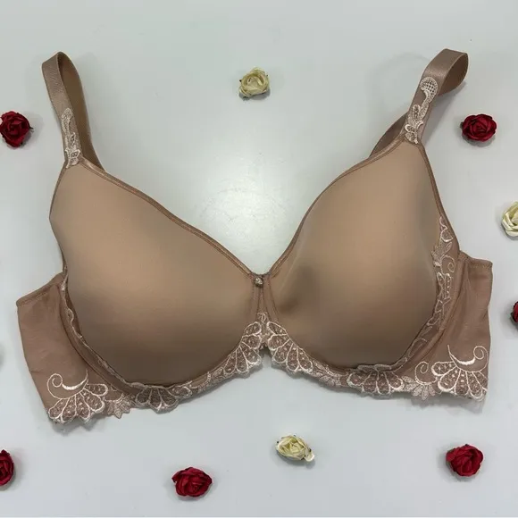Lise Charmel Elegant Lace Trimmed Bra in Tan 38D NWOT