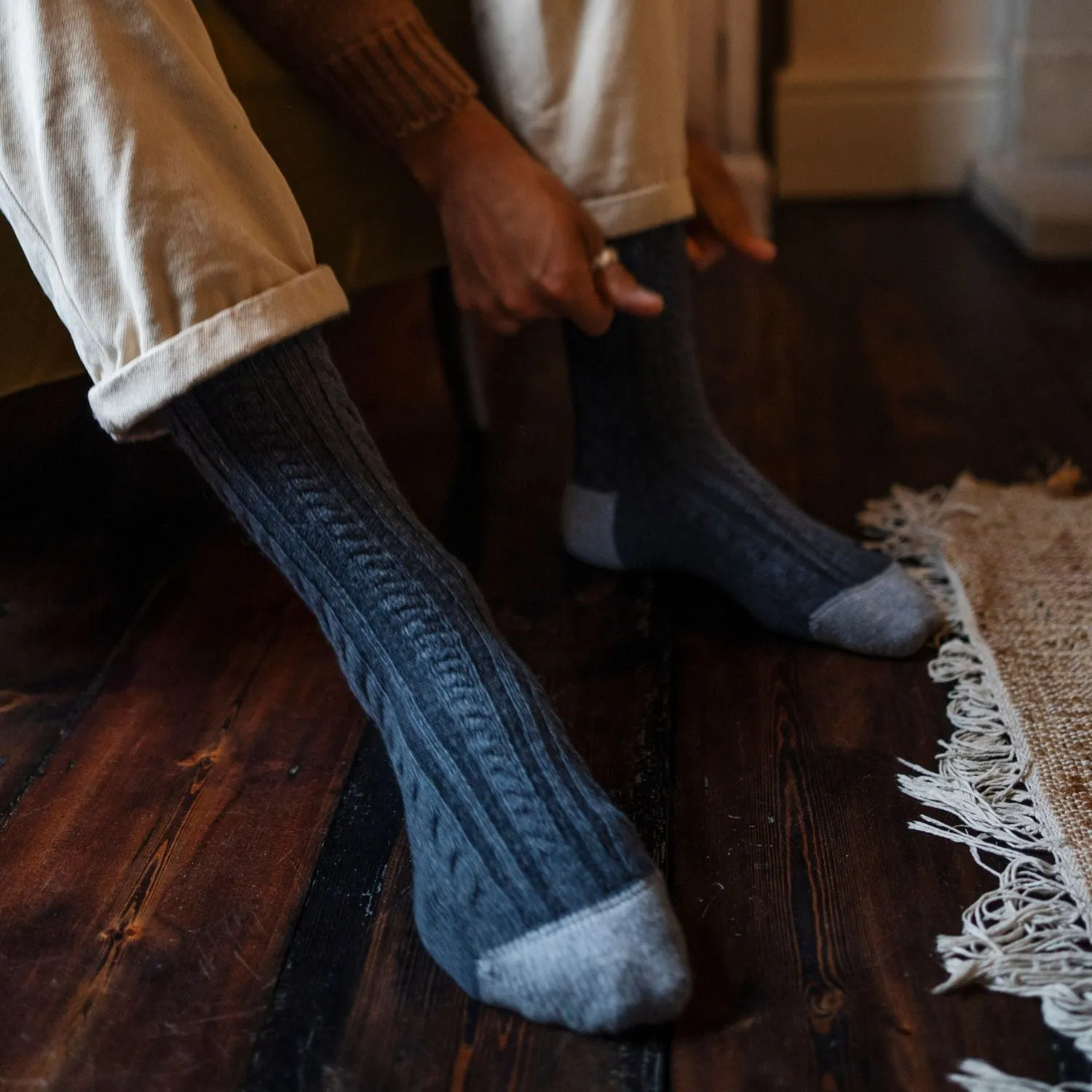 Men's Handmade Fan Cable Pure Cashmere Socks