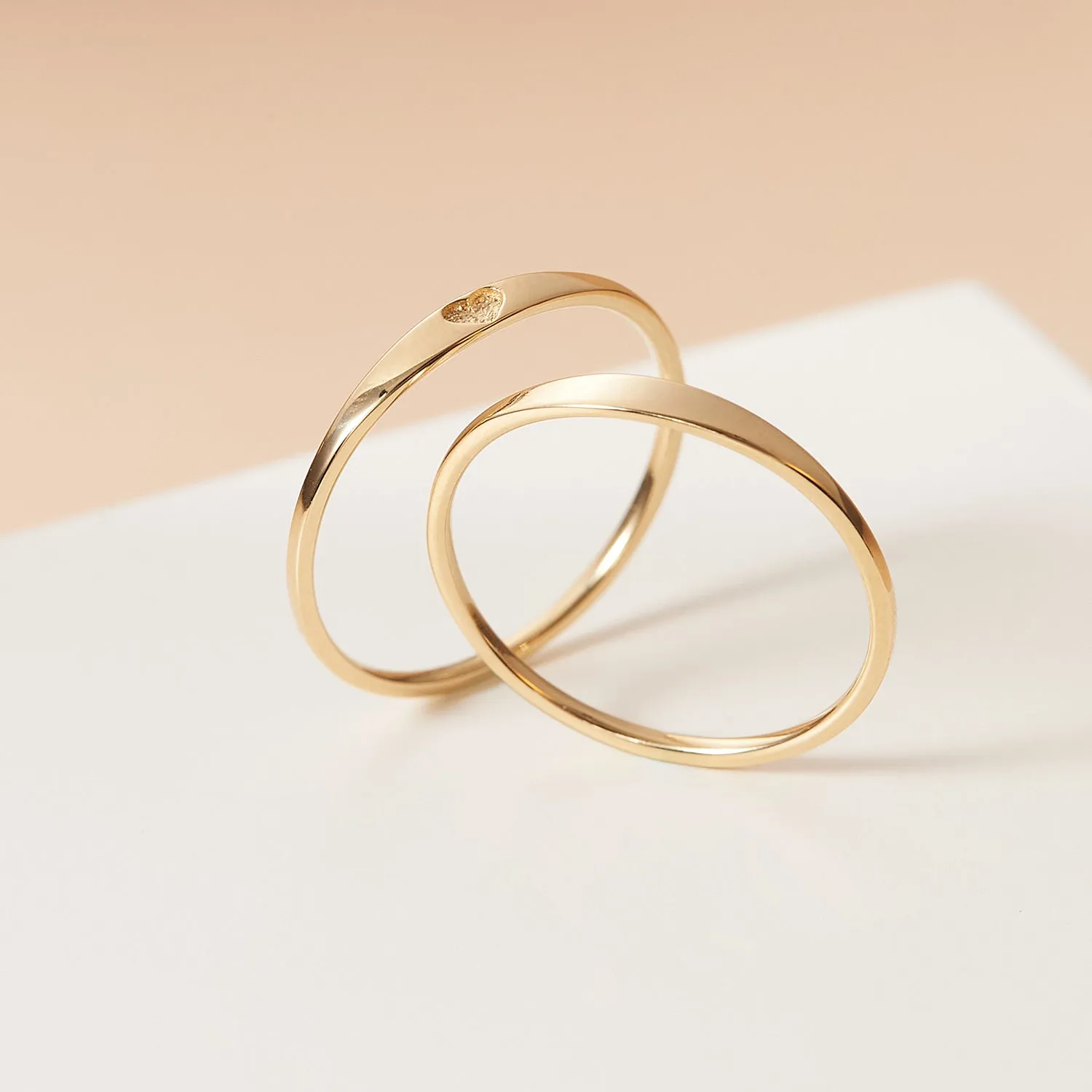 Minimalist Ann Skinny Name Ring