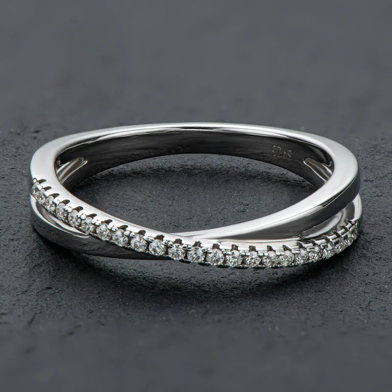 Round Cut Moissanite Diamond Split Shank Ring