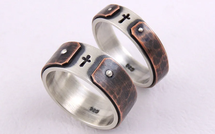 Rustic wedding bands set