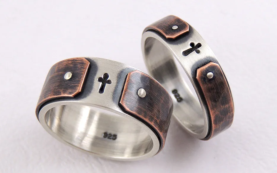 Rustic wedding bands set