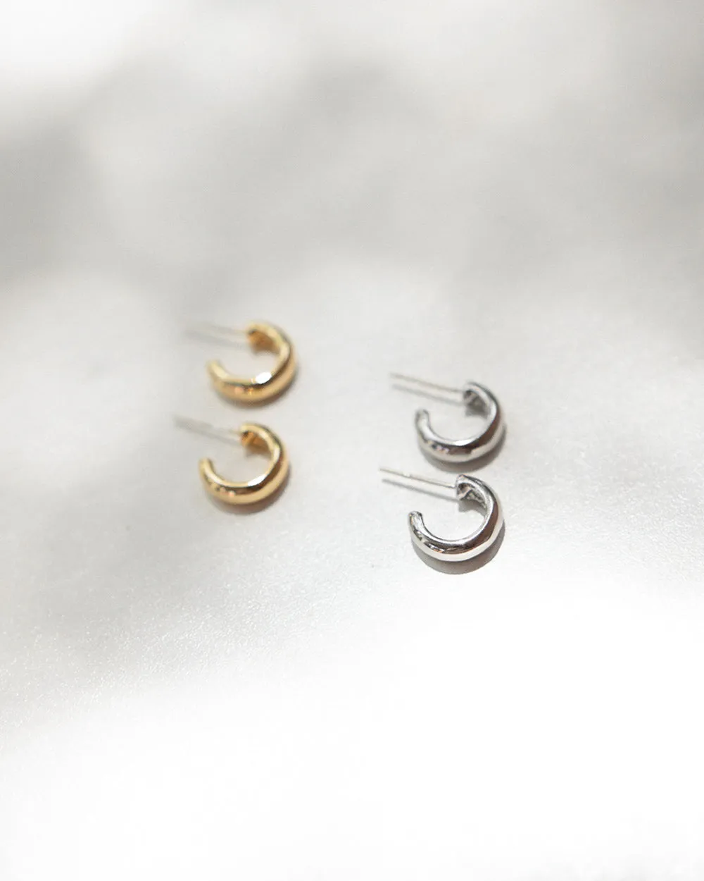 SUZI Hoops in Silver